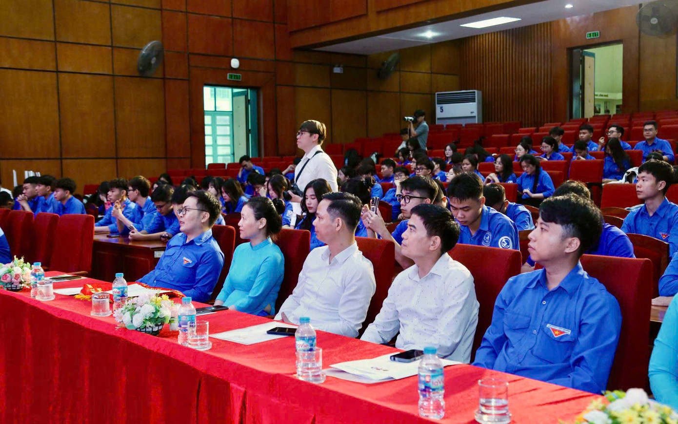 Đại biểu tham dự lễ ra quân Chiến dịch Thanh niên Tình nguyện Hè 2025.