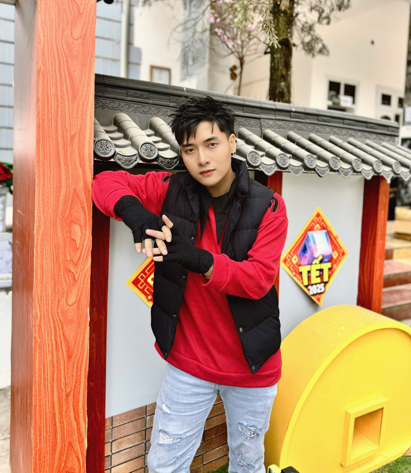 Đào Ánh là gương mặt quen thuộc của nhiều bộ phim hài Tết như Làng Ế Vợ, Đại Gia Chân Đất, Con Dâu Nhà Hào Môn,…