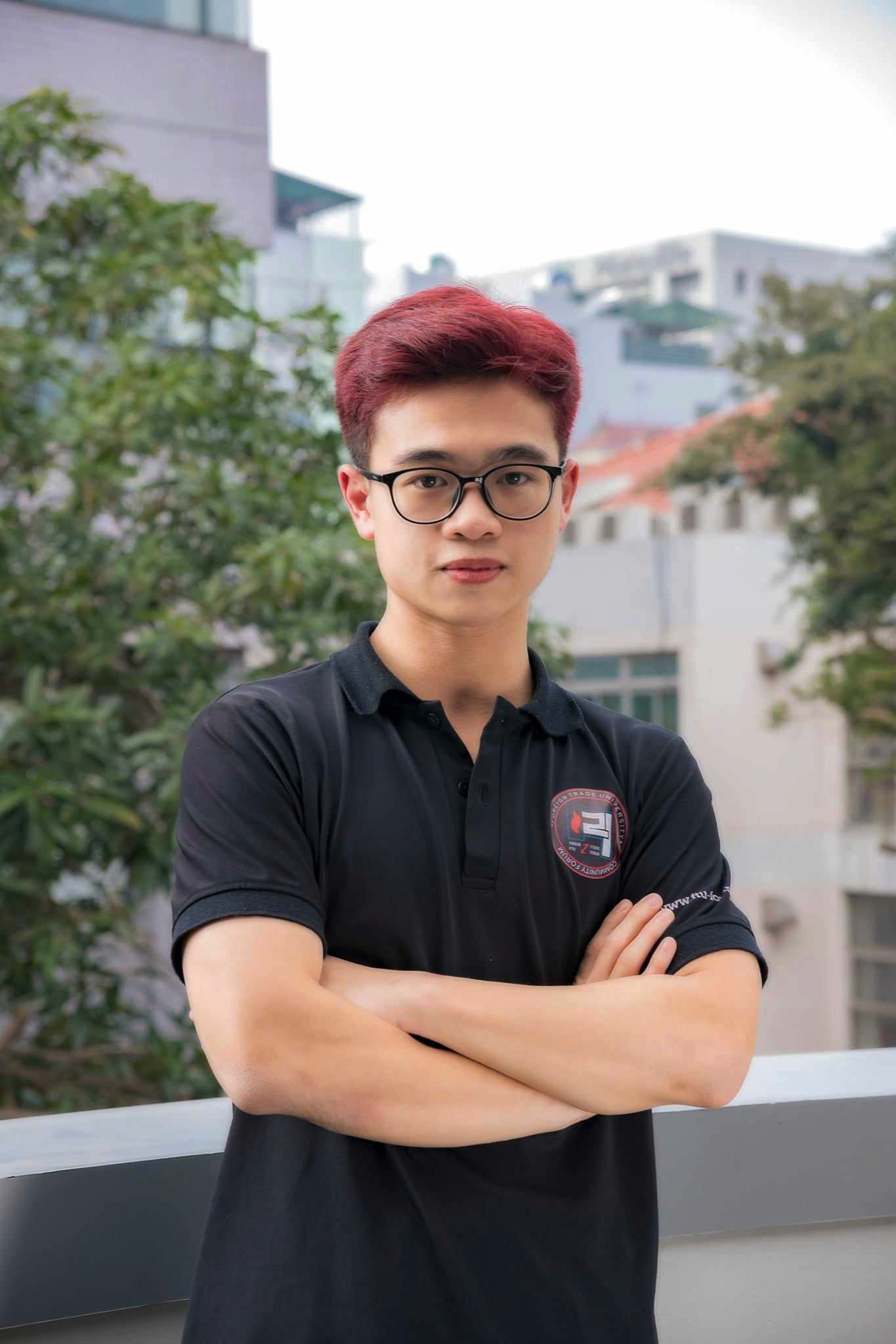 Nửa thế kỷ sau ngày thống nhất đất nước, ký ức về một thời đạn bom vẫn âm thầm chảy trong từng nhịp đập của thế hệ trẻ Việt Nam hôm nay. Nửa thế kỷ sau ngày thống nhất đất nước, ký ức về một thời đạn bom vẫn âm thầm chảy trong từng nhịp đập của thế hệ trẻ Việt Nam hôm nay.