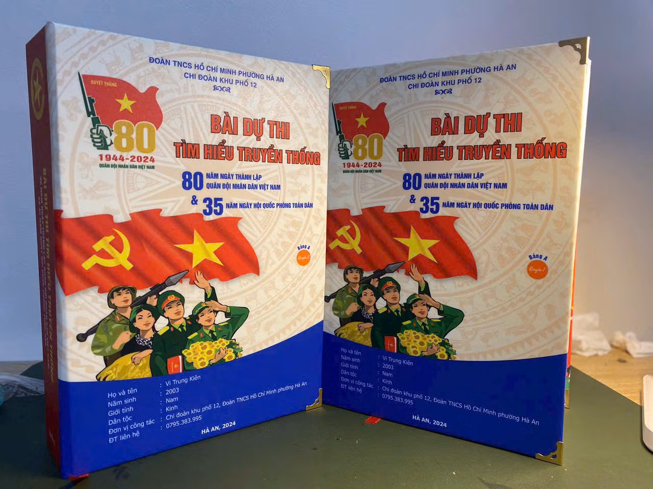 Anh cho biết, “Để hoàn thành bài dự thi cuộc thi viết “Tìm hiểu truyền thống 80 năm ngày thành lập Quân đội Nhân dân Việt Nam và 35 năm ngày hội Quốc phòng toàn dân” do Ủy ban nhân dân thị xã Quảng Yên tổ chức. Mình đã dành rất nhiều thời gian nghiên cứu chủ đề và các câu hỏi trong đề thi. Đồng thời, mình cũng tích cực sưu tầm, tìm đọc các tài liệu liên quan đến bài thi, hệ thống hóa kiến thức và các sự kiện lịch sử để có thể hoàn thành bài dự thi viết dài 1543 trang A4”.
