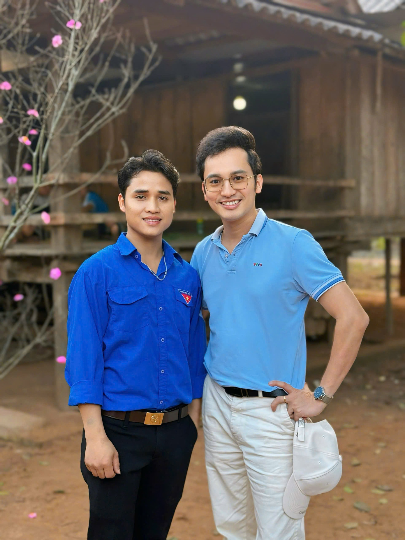 Với Hồ Văn Kãnh, tuổi trẻ là những chuyến đi, là sự cống hiến, là hành trình mang âm nhạc đến những nơi cần sẻ chia. Với Hồ Văn Kãnh, tuổi trẻ là những chuyến đi, là sự cống hiến, là hành trình mang âm nhạc đến những nơi cần sẻ chia.