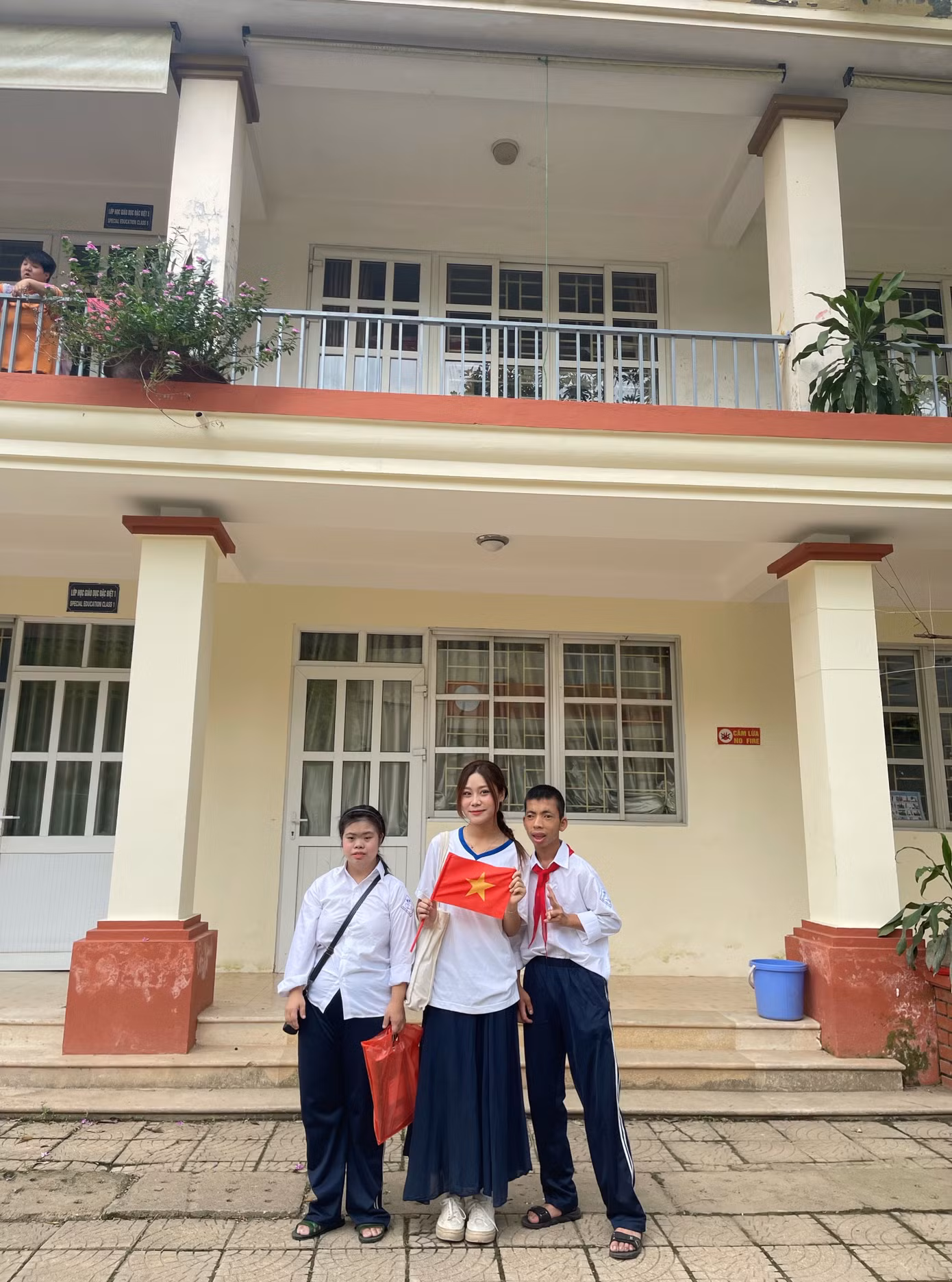 Trang lan tỏa yêu thương trong chuyến thiện nguyện đến Làng Trẻ Hữu Nghị, mang đến niềm vui và sự sẻ chia cho các em nhỏ có hoàn cảnh đặc biệt.