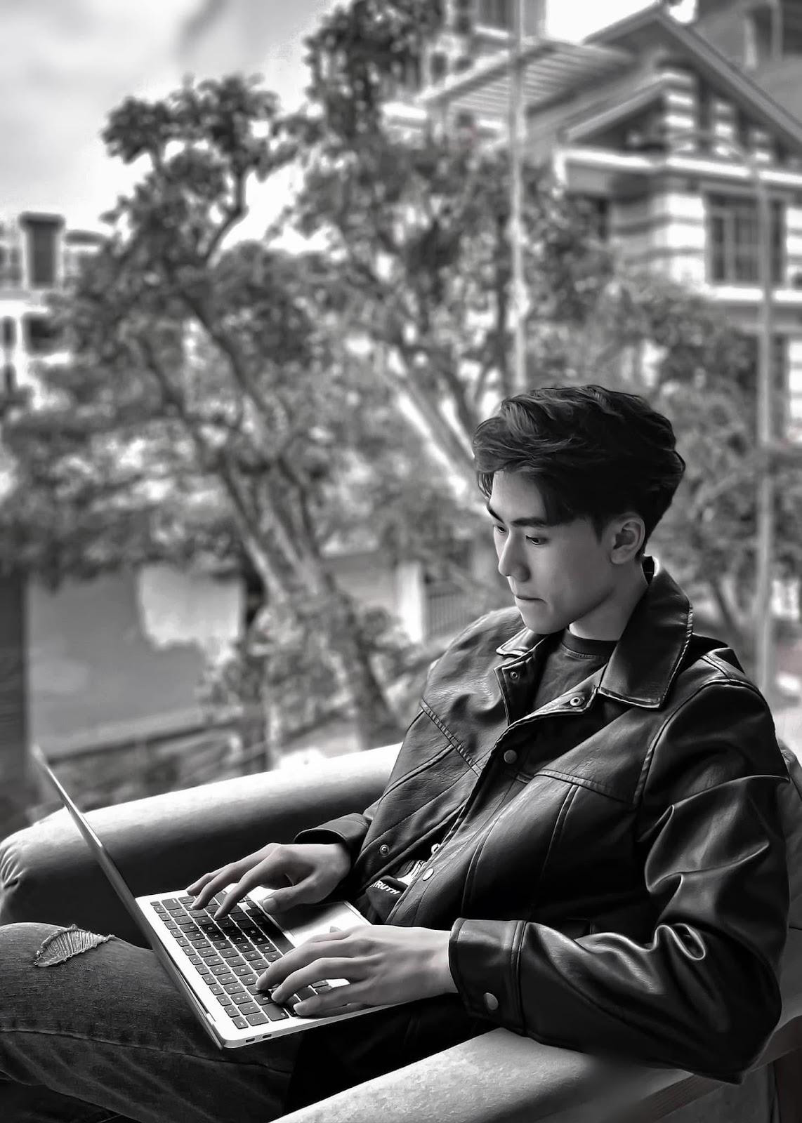 Quang Huy dành lời khuyên đến giới trẻ hãy lập kế hoạch, hành động, dám thử thách và kiên trì để chinh phục ước mơ. Quang Huy dành lời khuyên đến giới trẻ hãy lập kế hoạch, hành động, dám thử thách và kiên trì để chinh phục ước mơ.