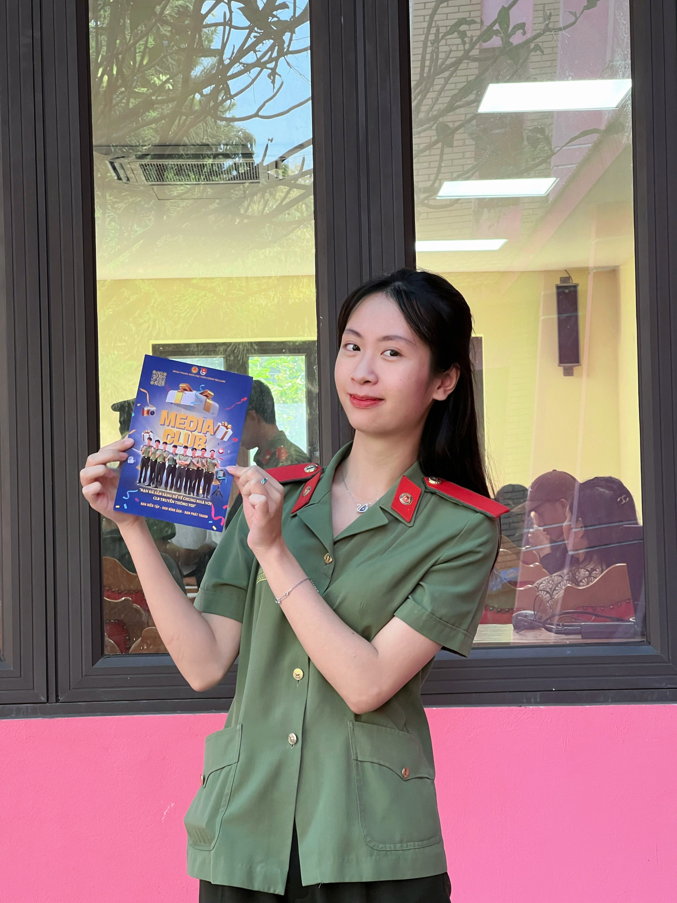 Với lòng đam mê và bản lĩnh, Quỳnh Chi đã truyền cảm hứng mạnh mẽ đến các bạn trẻ cùng trang lứa, khuyến khích họ theo đuổi ước mơ. Với lòng đam mê và bản lĩnh, Quỳnh Chi đã truyền cảm hứng mạnh mẽ đến các bạn trẻ cùng trang lứa, khuyến khích họ theo đuổi ước mơ.