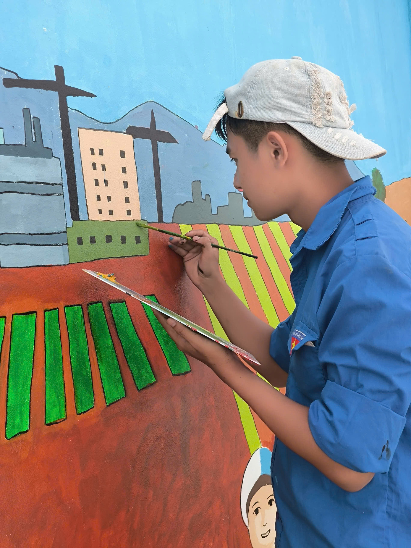 Niềm vui giản dị của cậu bạn là tham gia các hoạt động giúp đỡ cộng đồng và xã hội. Niềm vui giản dị của cậu bạn là tham gia các hoạt động giúp đỡ cộng đồng và xã hội.