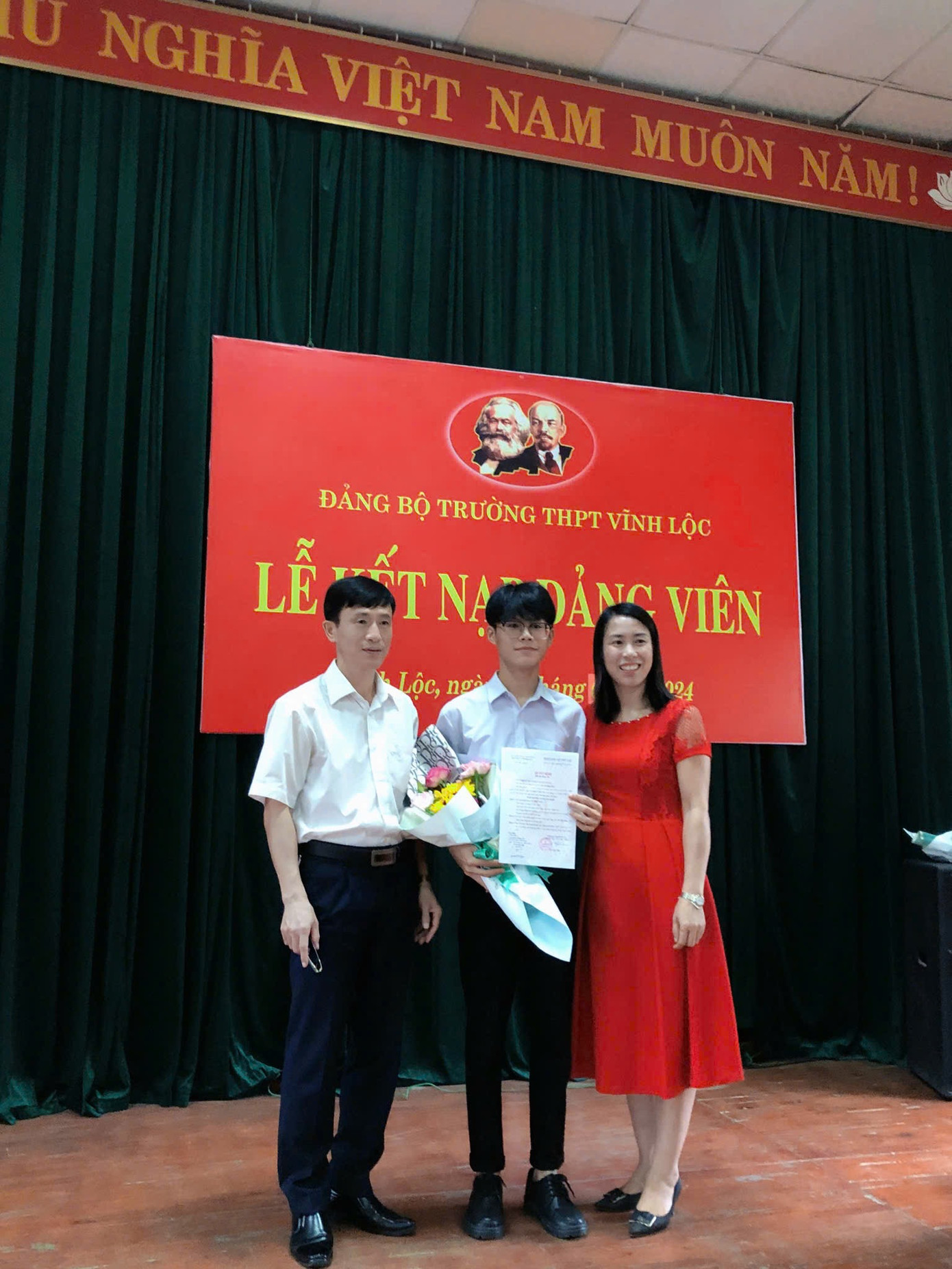 Nhật Duy vinh dự được kết nạp vào Đảng Cộng sản Việt Nam.