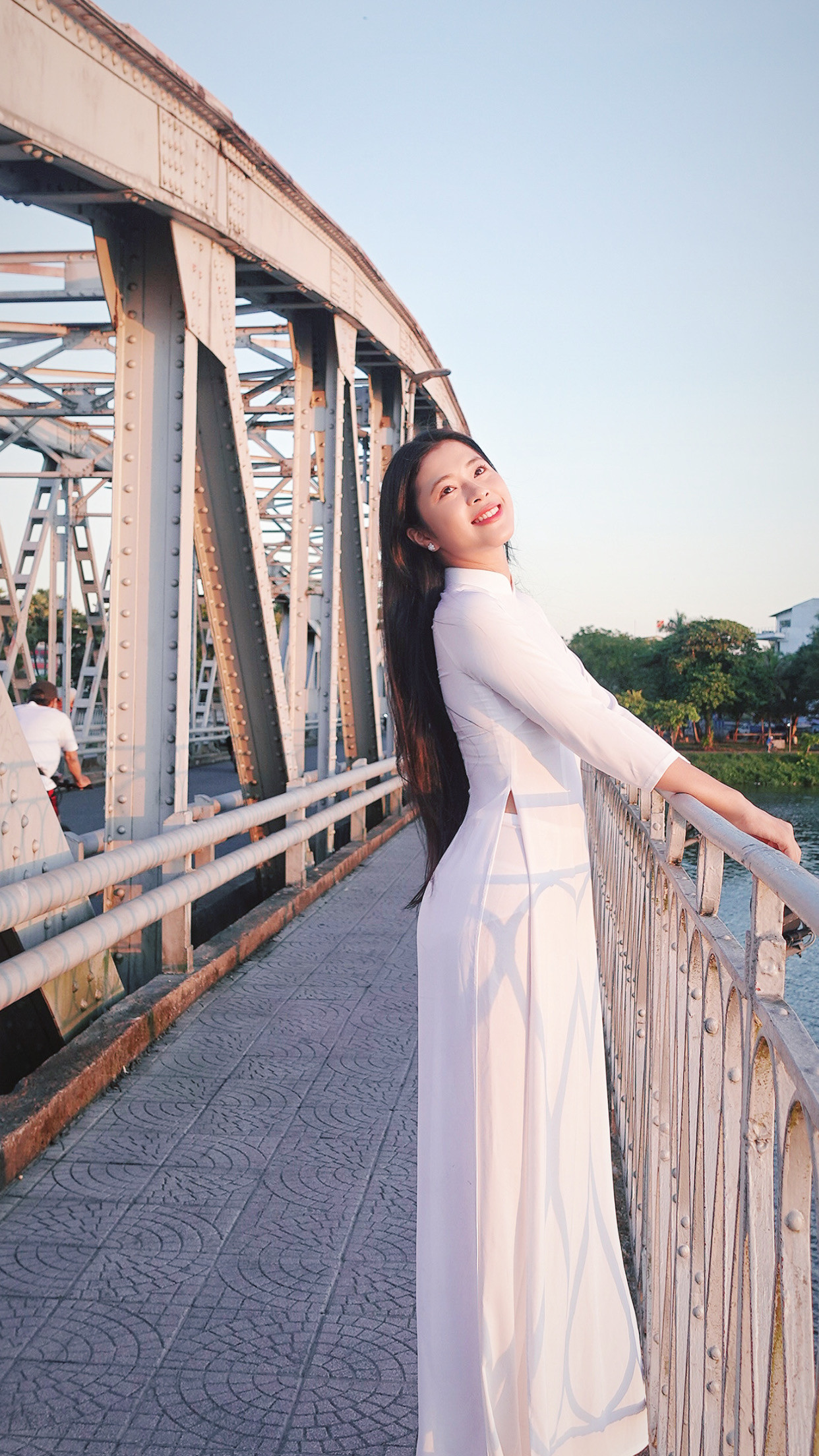 Hà Phương cảm nhận sự hiền hòa của con người Huế – những điều nhỏ bé nhưng đầy ấm áp. Hà Phương cảm nhận sự hiền hòa của con người Huế – những điều nhỏ bé nhưng đầy ấm áp.