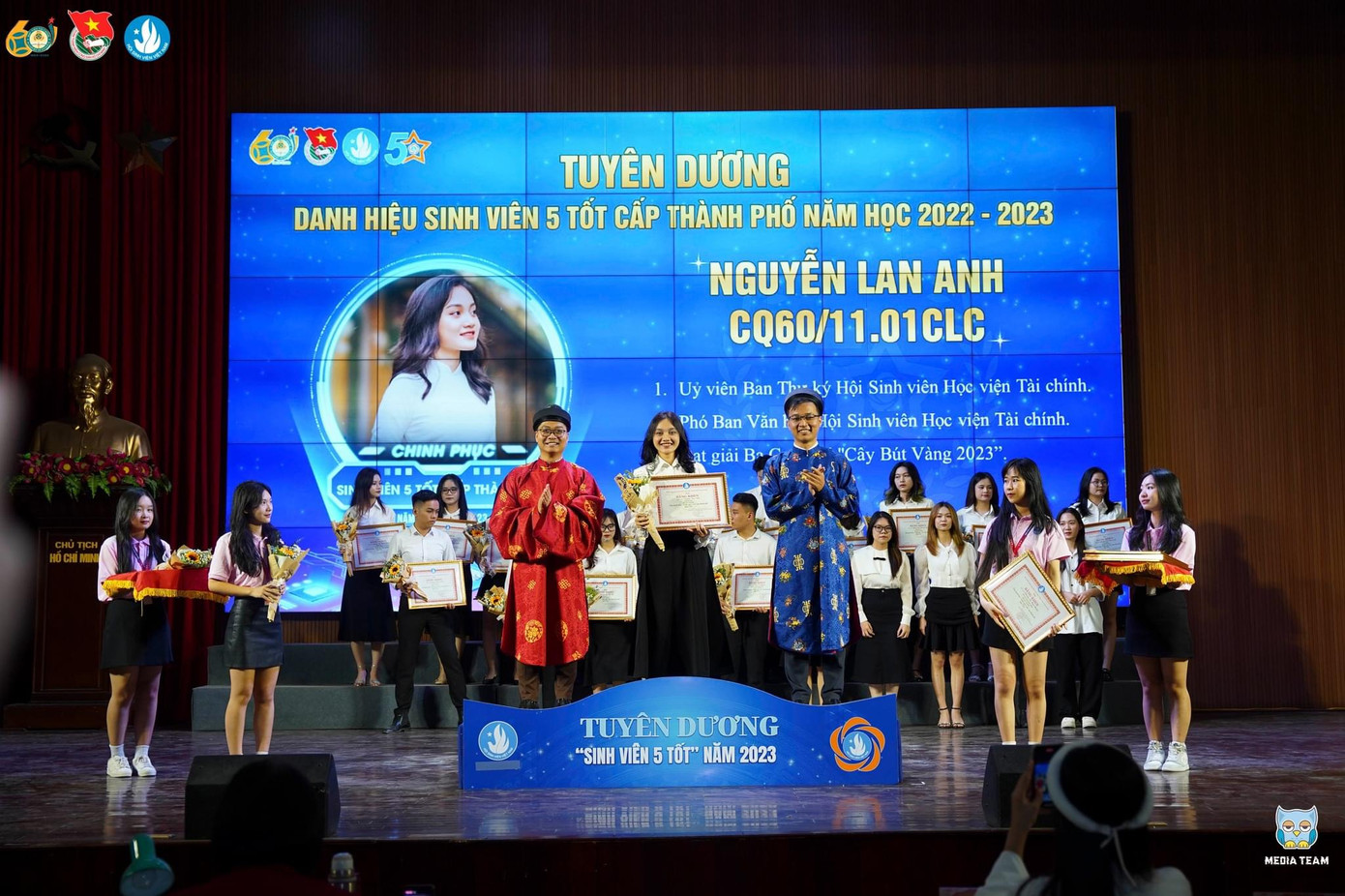 Lan Anh đạt danh hiệu Sinh viên 5 Tốt cấp Thành phố. Lan Anh đạt danh hiệu Sinh viên 5 Tốt cấp Thành phố.