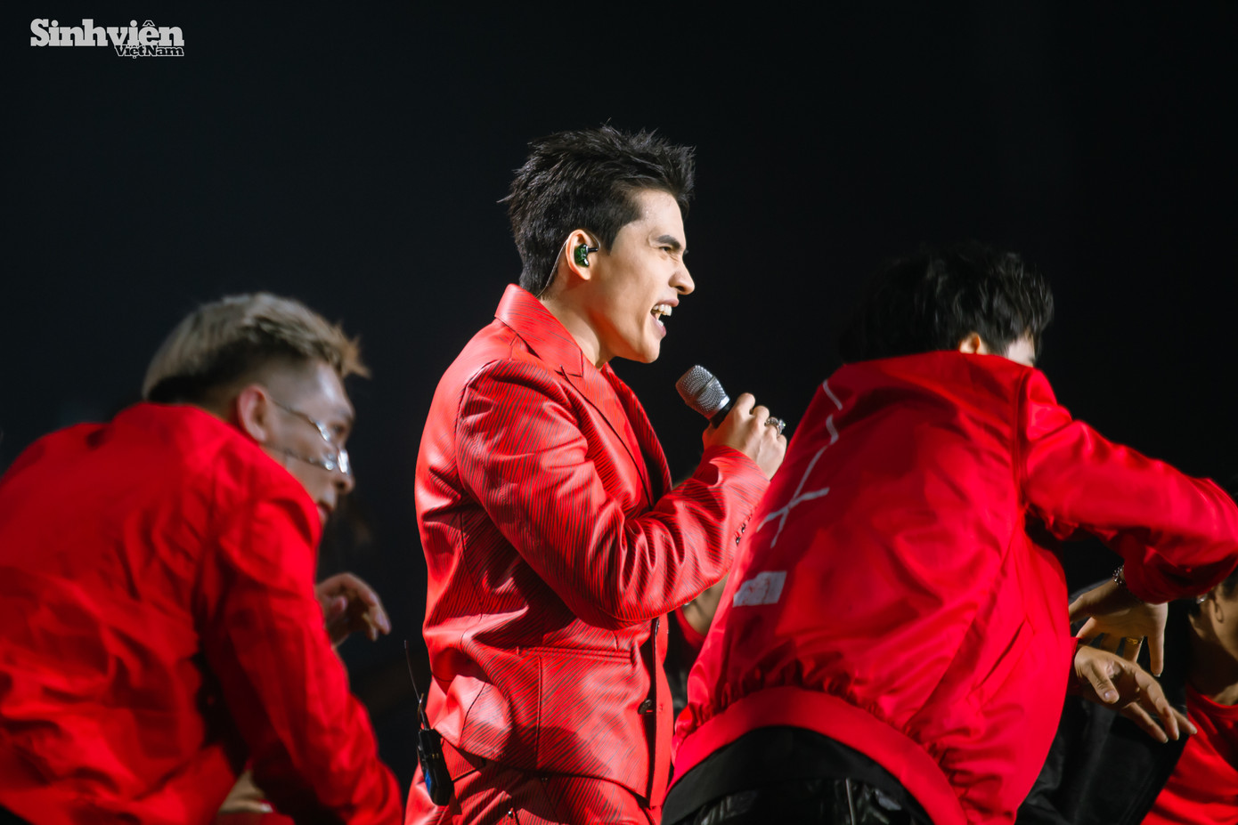 Màn trình diễn mãn nhãn, mãn nhĩ của Quốc Thiên.