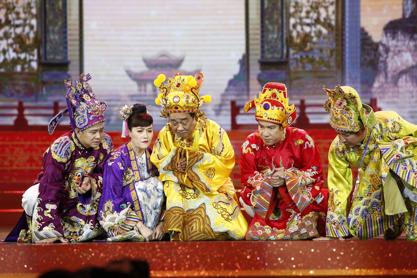 NSND Quốc Khánh tiếp tục đảm nhận vai Ngọc Hoàng, mang đến những màn đối đáp dí dỏm, sâu cay.