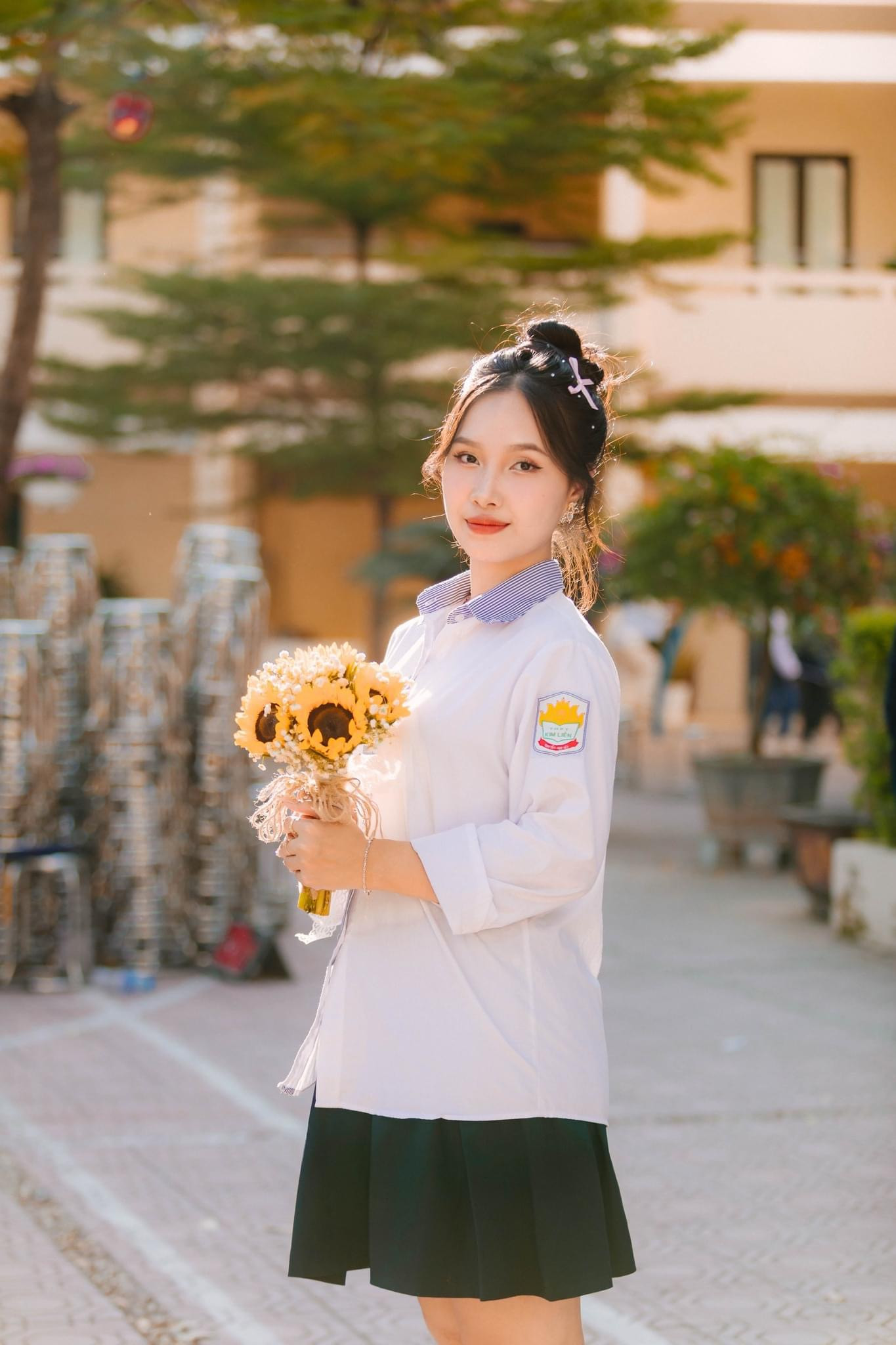 Phùng Bảo Nhi đang là sinh viên năm nhất lớp Chất lượng cao, ngành Luật, Trường Đại học Luật – Đại học Quốc gia Hà Nội.