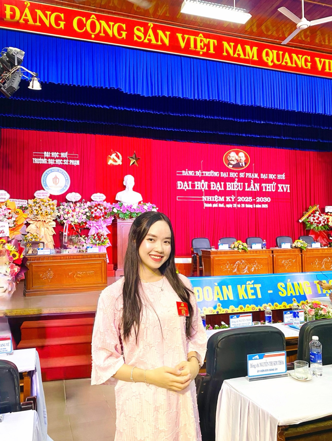 Thiên Quỳnh là đảng viên Đảng Cộng sản Việt Nam. Thiên Quỳnh là đảng viên Đảng Cộng sản Việt Nam.