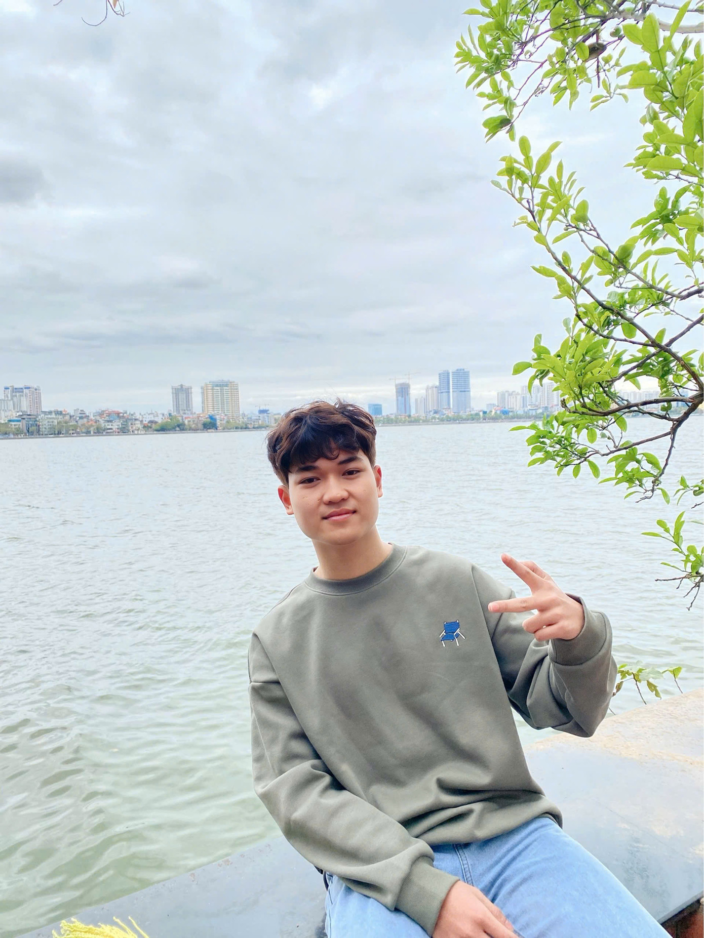 Bùi Thanh Việt, sinh viên trường Đại học Công nghệ Đông Á. Bùi Thanh Việt, sinh viên trường Đại học Công nghệ Đông Á.