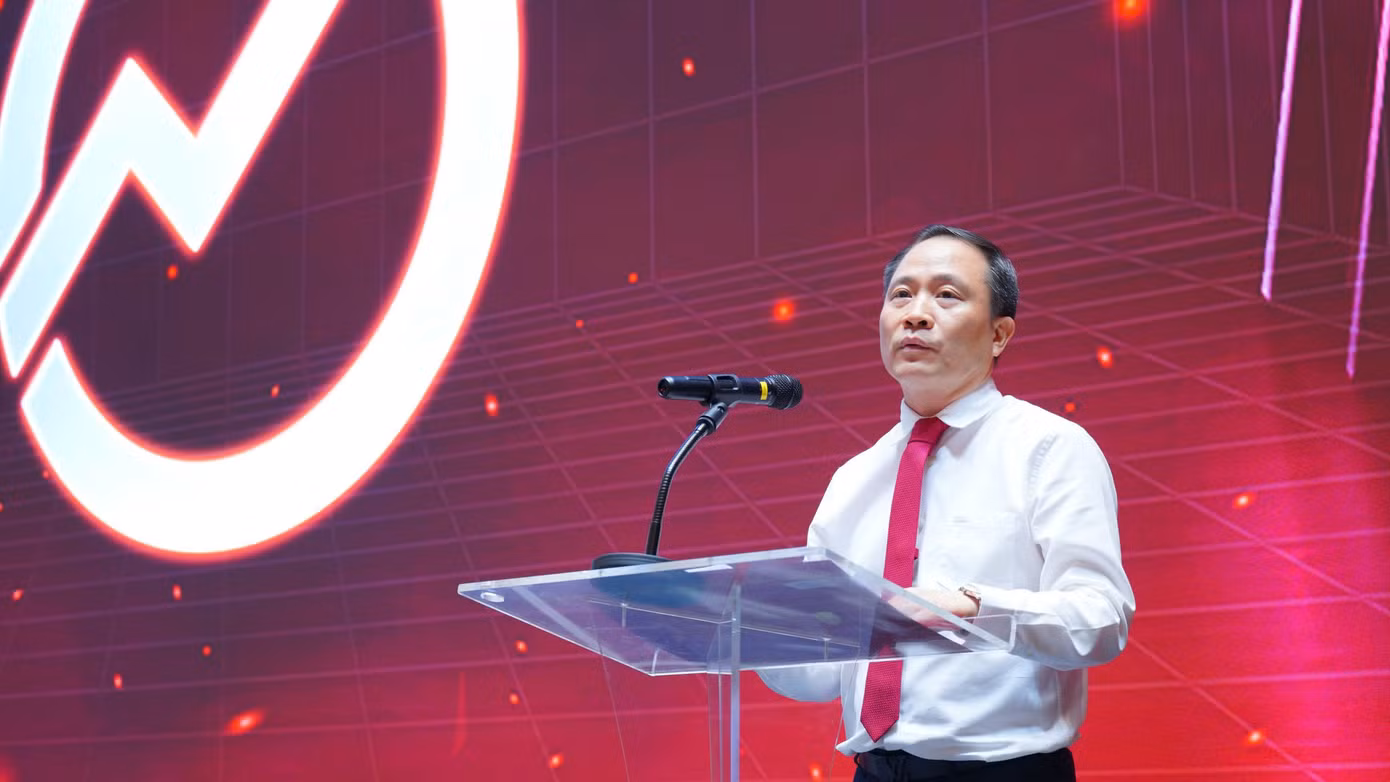 PGS, TS. Lê Trung Thành – Hiệu trưởng Trường Đại học Kinh tế – ĐHQGHN phát biểu tại cuộc thi. PGS, TS. Lê Trung Thành – Hiệu trưởng Trường Đại học Kinh tế – ĐHQGHN phát biểu tại cuộc thi.