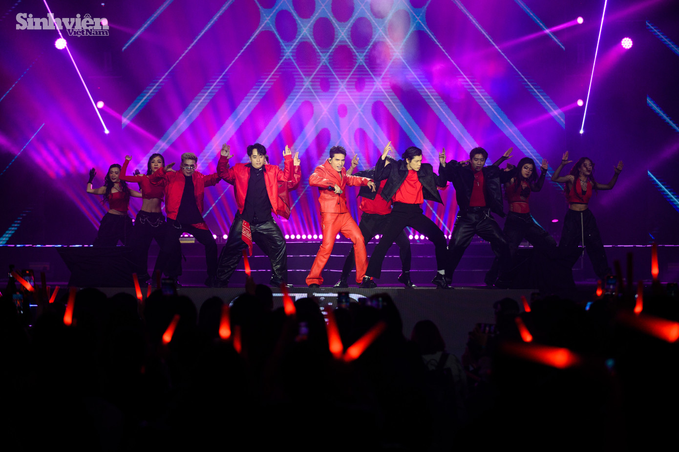 Màn trình diễn mãn nhãn, mãn nhĩ của Quốc Thiên.