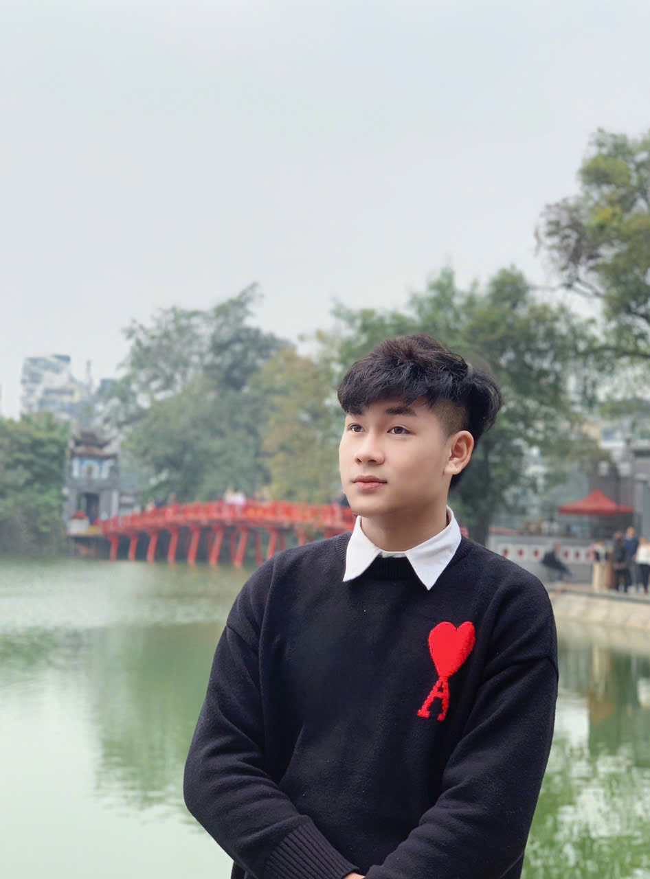 Chiến Thắng chọn ngành Quản trị Dịch vụ và Lữ hành, vì nhận thấy đây là lĩnh vực có thể phát huy niềm đam mê và phát triển nghề nghiệp lâu dài.