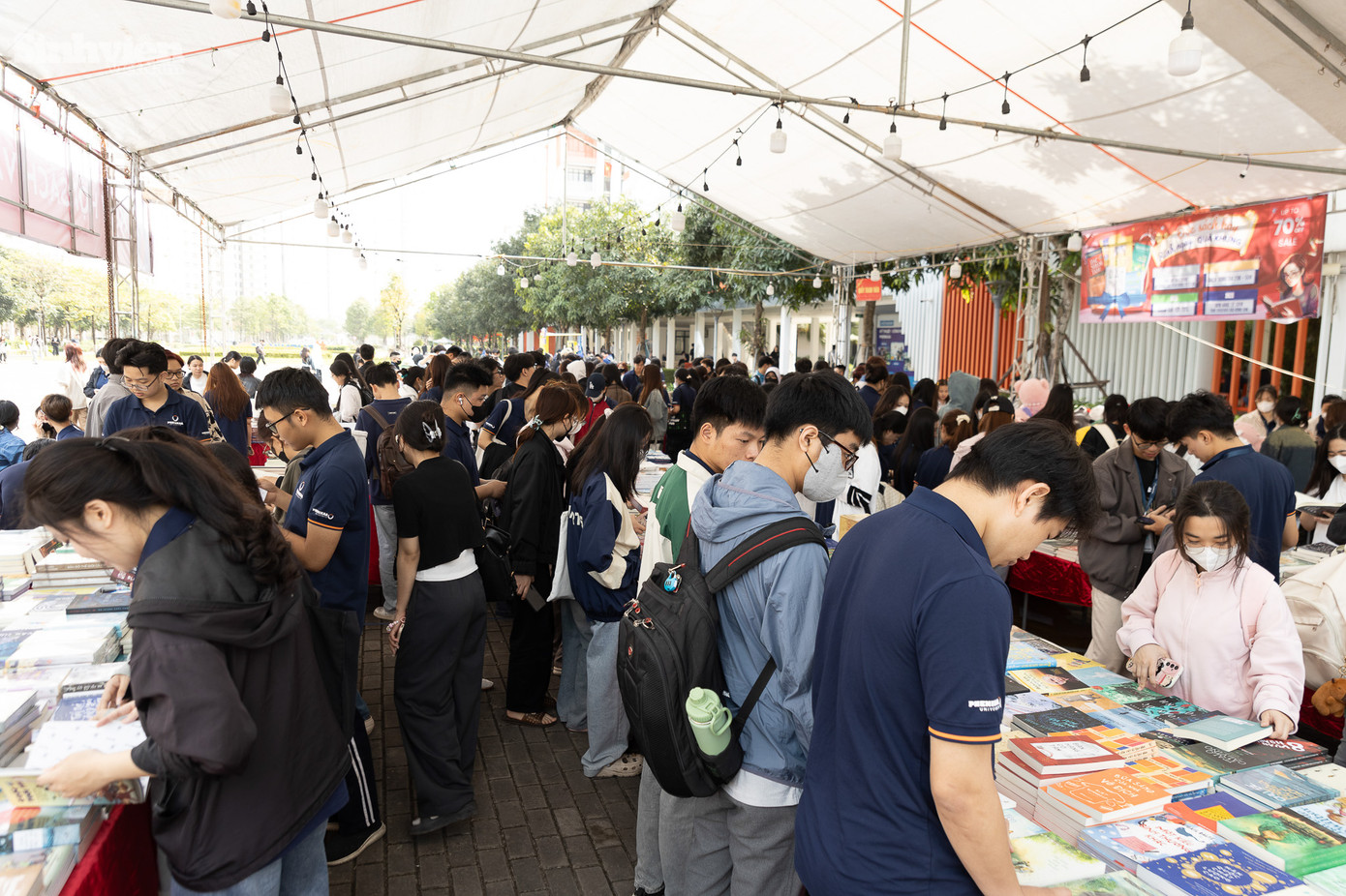 Ngày hội Sách & Văn hóa Đọc Phenikaa Uni 2025 sẽ diễn ra từ ngày 15 đến ngày 18 tháng 4 năm 2025 tại Trường Đại học Phenikaa, hứa hẹn mang đến nhiều hoạt động ý nghĩa như triển lãm sách, cuộc thi viết, bốc thăm trúng thưởng và các gian hàng sách ưu đãi, tạo điều kiện tốt nhất để sinh viên tiếp cận tri thức và nuôi dưỡng tình yêu đọc sách.