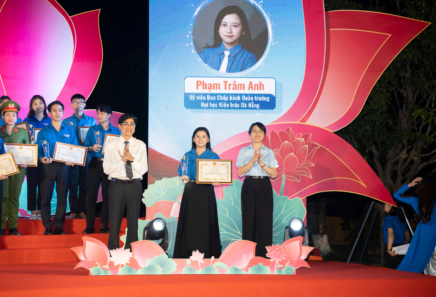 Được Thành đoàn Đà Nẵng tặng danh hiệu “Thanh niên tiên tiến làm theo lời Bác” cấp thành phố năm 2025.