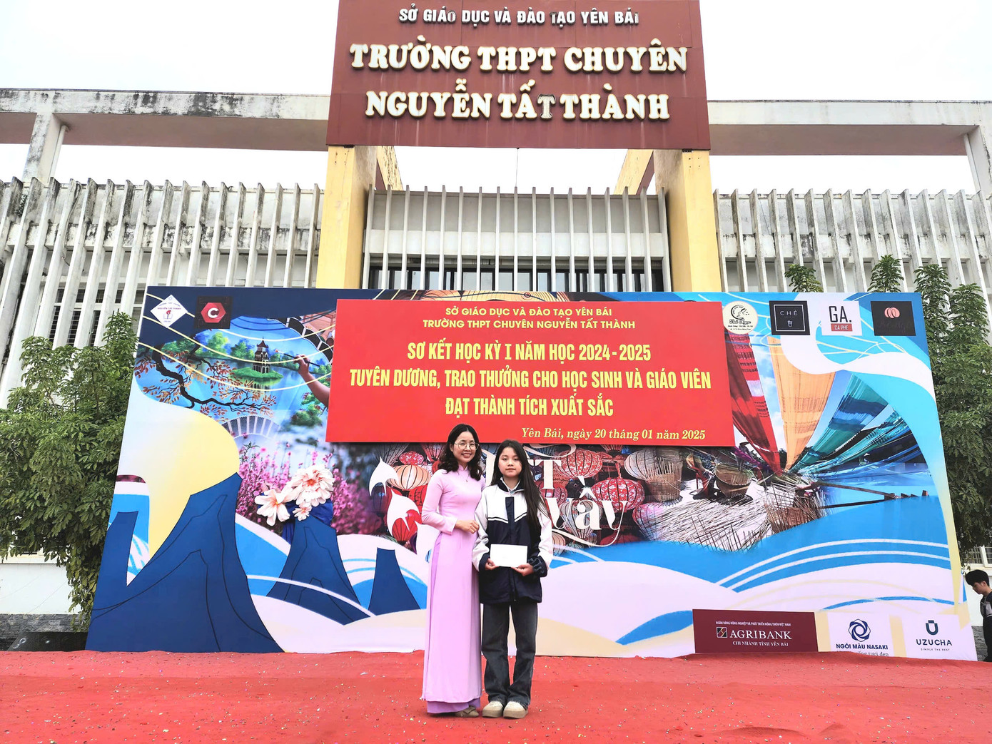 Đỗ Thị Thanh Tâm cùng cô Lương Thị Như Hoa