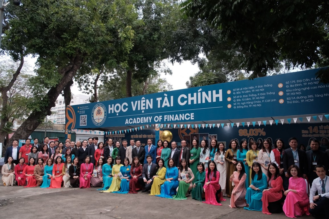 Đội ngũ giảng viên có chuyên môn, kinh nghiệm tại Học viện Tài chính. Đội ngũ giảng viên có chuyên môn, kinh nghiệm tại Học viện Tài chính.