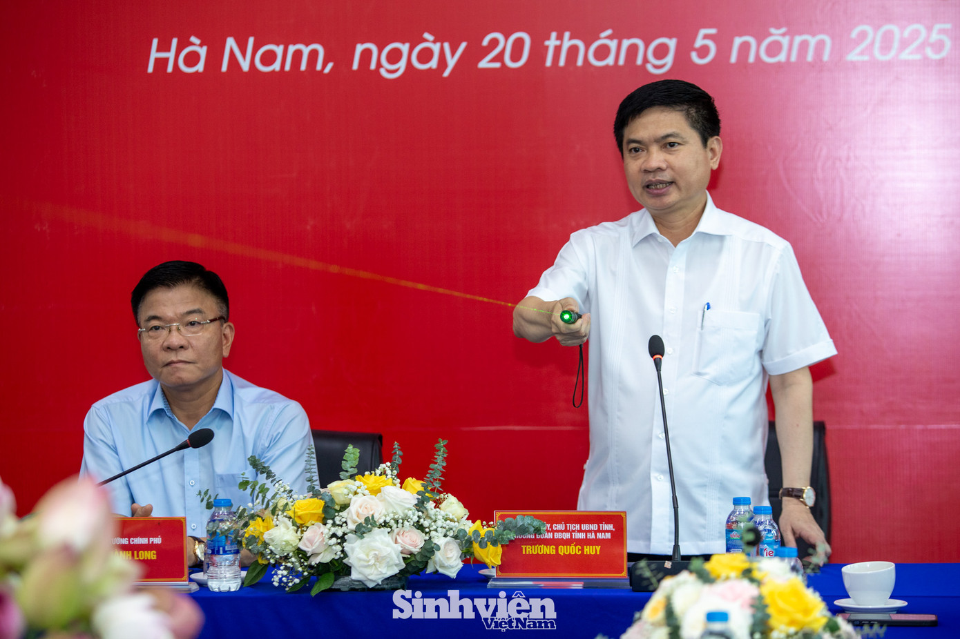 Ông Trương Quốc Huy - Bí thư tỉnh uỷ, Chủ tịch UBND tỉnh Hà Nam trình bày về dự án Khu Đại học Nam Cao.