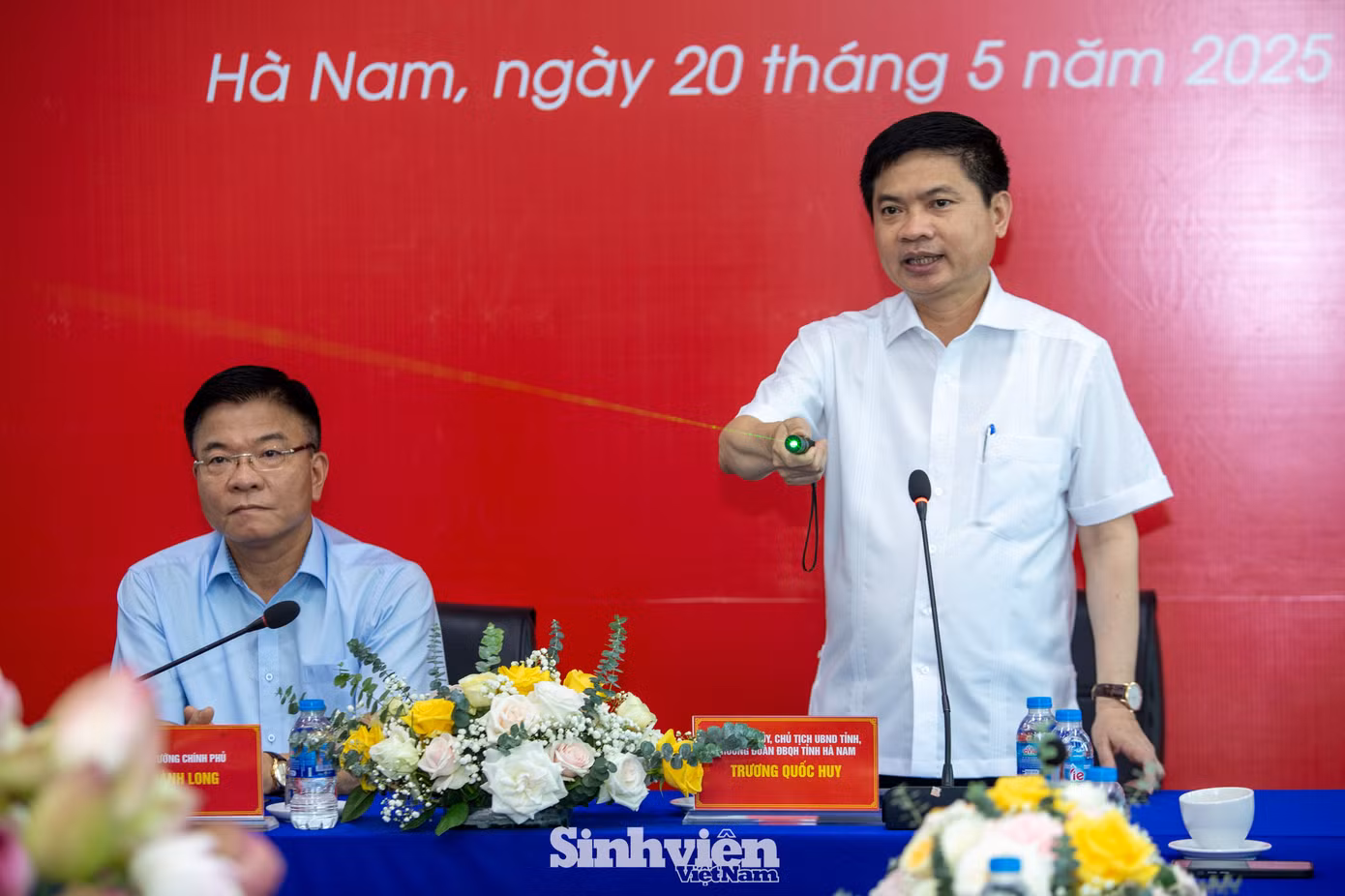 Ông Trương Quốc Huy - Bí thư tỉnh uỷ, Chủ tịch UBND tỉnh Hà Nam trình bày về dự án Khu Đại học Nam Cao.