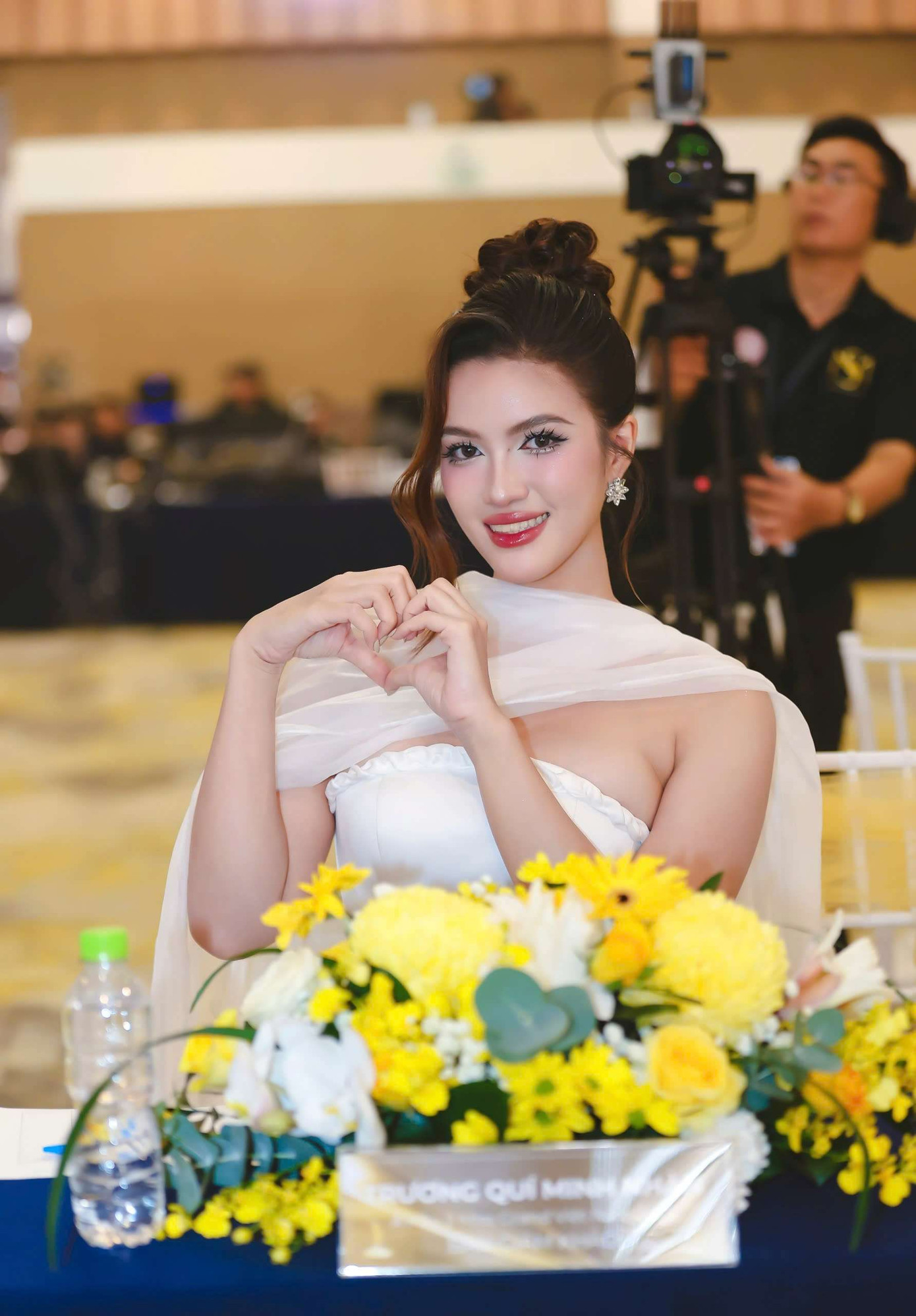 Minh Nhàn cho rằng “Để tồn tại lâu dài, cần không ngừng học hỏi và làm mới bản thân.”