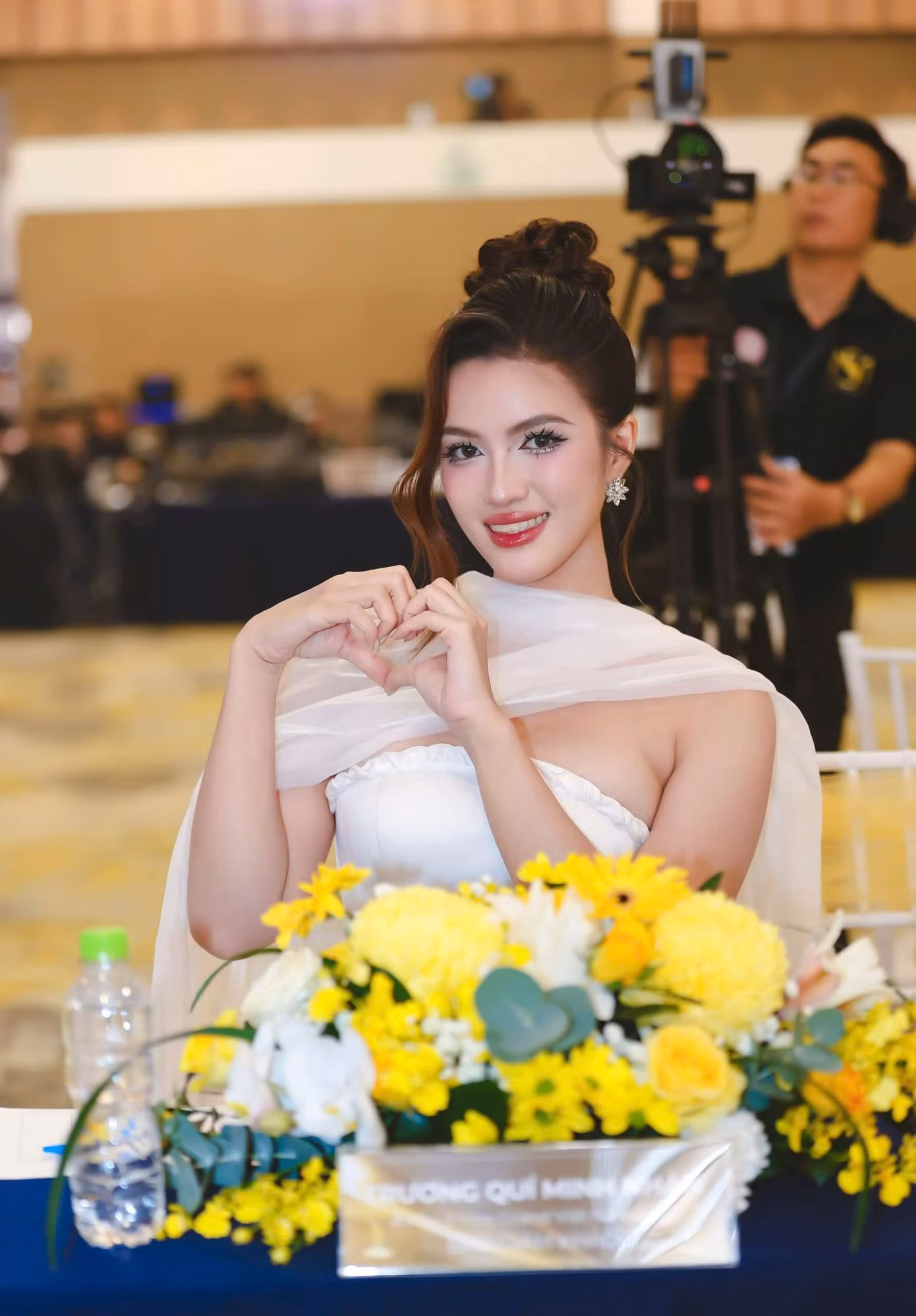 Minh Nhàn cho rằng “Để tồn tại lâu dài, cần không ngừng học hỏi và làm mới bản thân.” Minh Nhàn cho rằng “Để tồn tại lâu dài, cần không ngừng học hỏi và làm mới bản thân.”