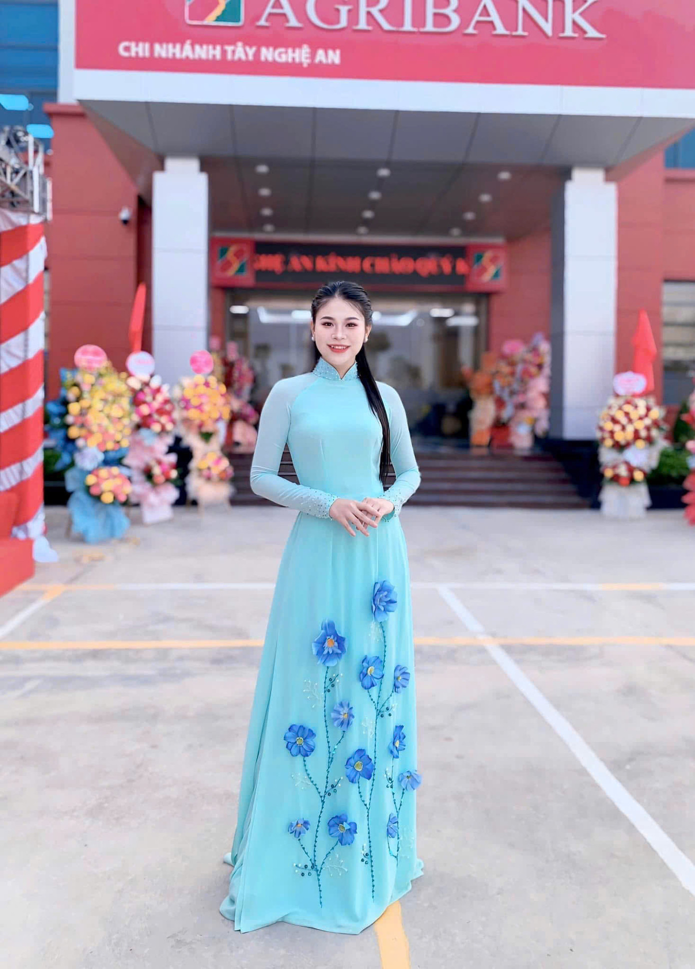 Nguyễn Thị Thương (sinh năm 2001) đã tự học, tự rèn luyện để trở thành MC.