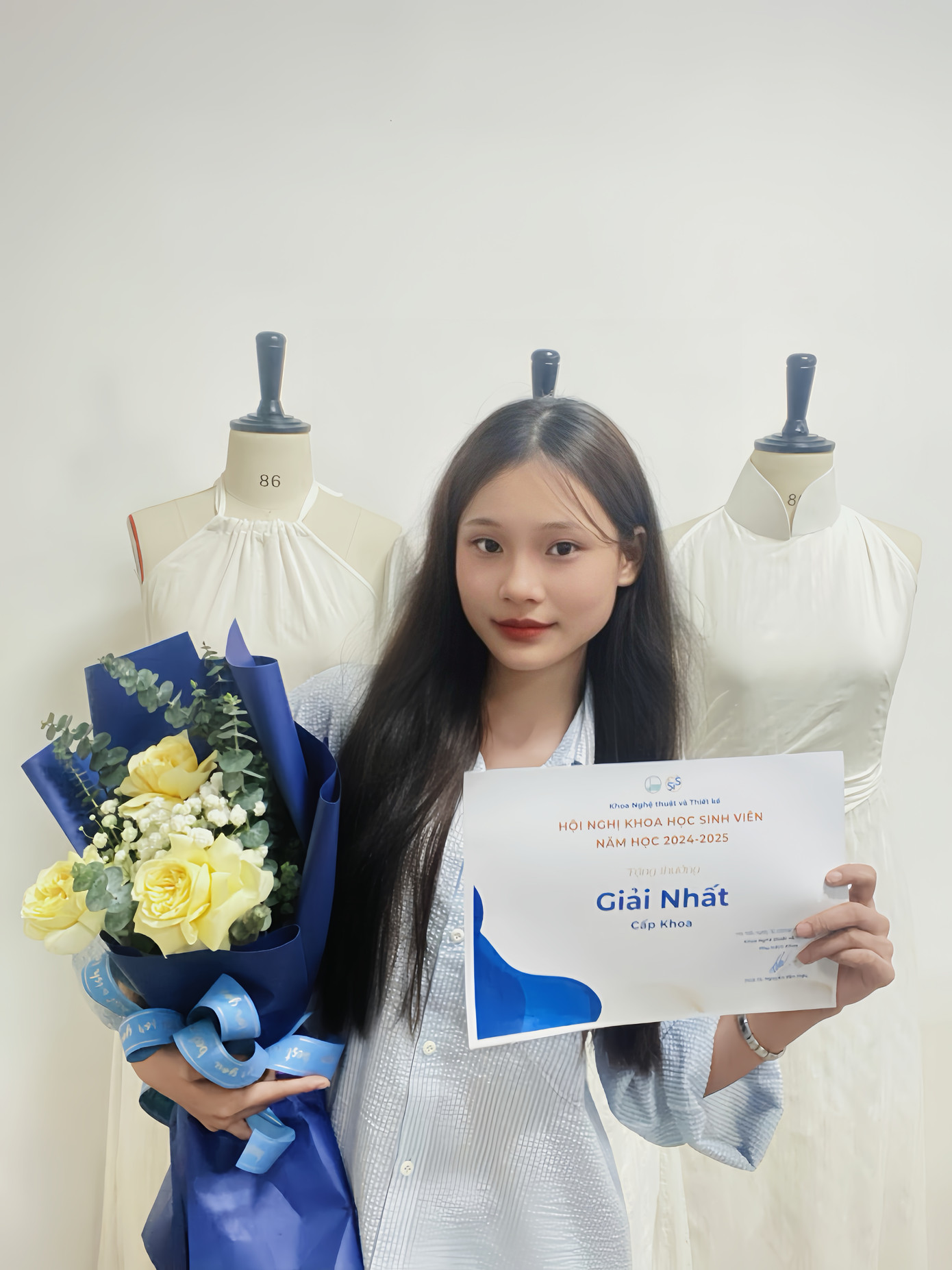 Đối với Vân Anh, tuổi trẻ phải sống, không ngại khó khăn thử thách. Đối với Vân Anh, tuổi trẻ phải sống, không ngại khó khăn thử thách.