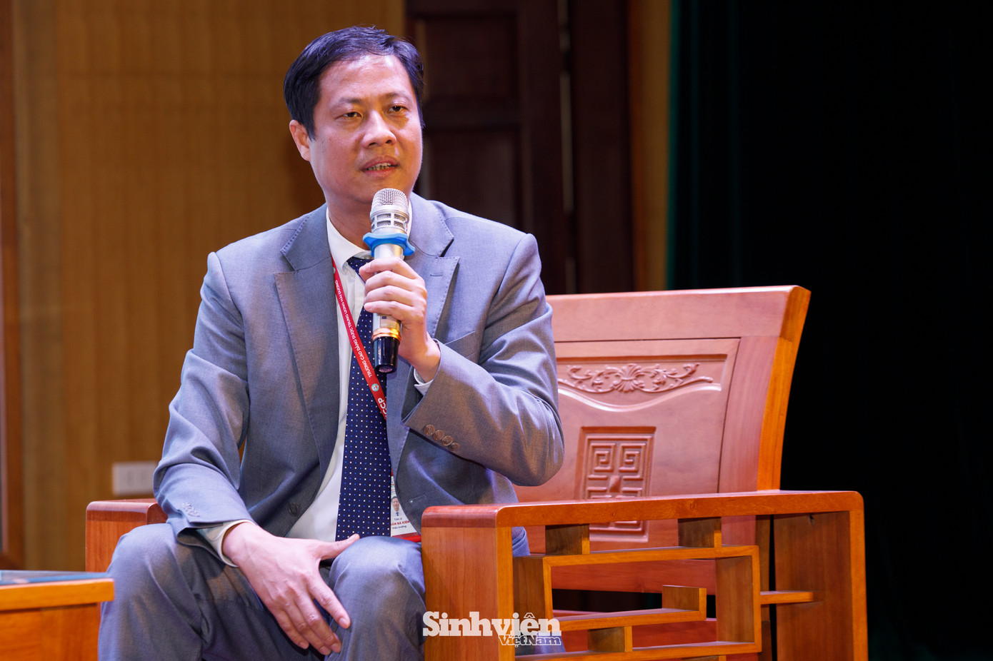 TS Trần Bá Kiên chia sẻ: "Nhà trường rất quyết liệt trong chuyển đổi số, hiện nay việc thi cử của sinh viên đều thực hiện trên máy tính, giáo trình đã chuyển sang giáo trình điện tử, trường cũng chủ trương ứng dụng công nghệ vào thực tập."