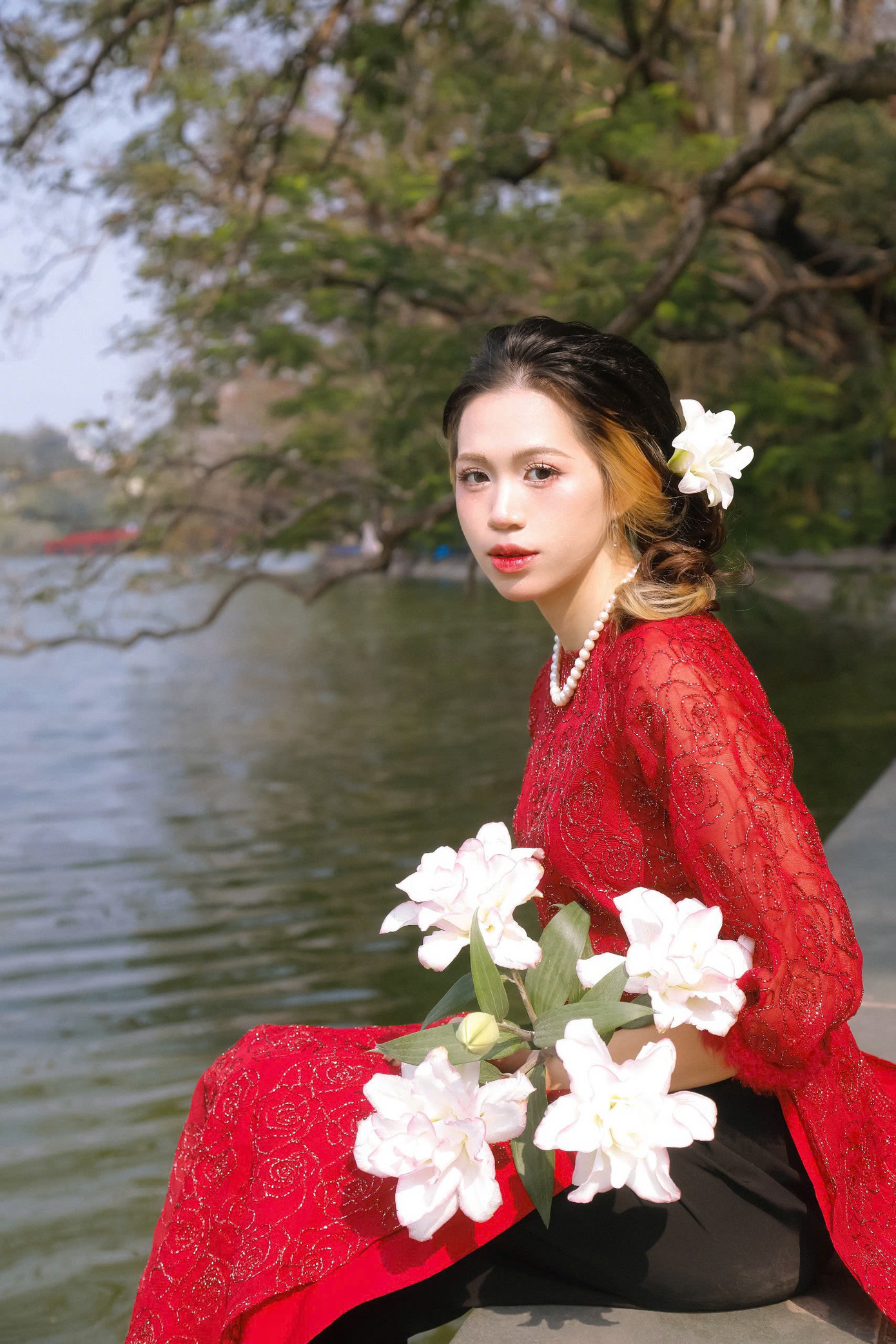 Với GPA 3.61/4.0 và bài luận chân thành, Hà Trang chứng minh rằng ước mơ được viết nên từ sự kiên trì và lòng tin vào chính mình. Với GPA 3.61/4.0 và bài luận chân thành, Hà Trang chứng minh rằng ước mơ được viết nên từ sự kiên trì và lòng tin vào chính mình.