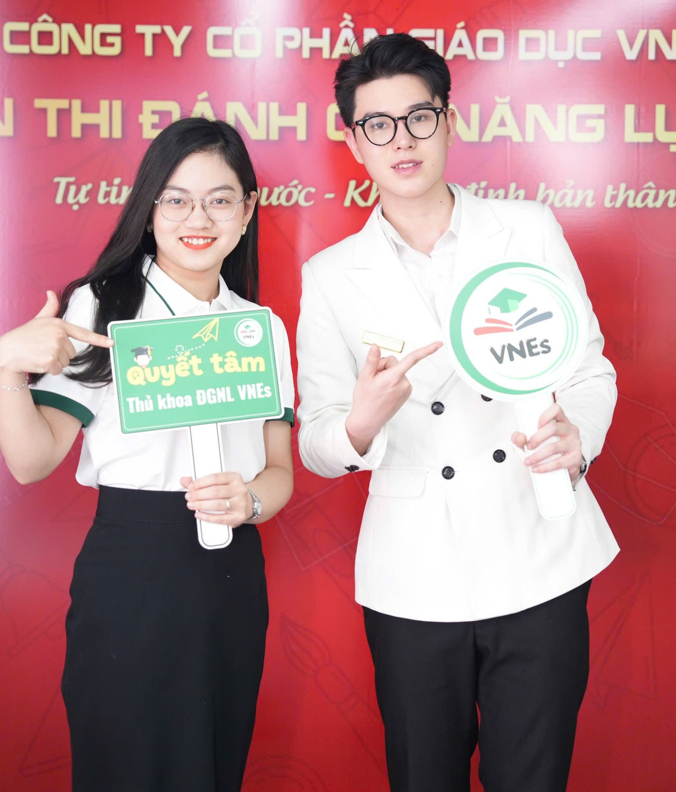 Ở tuổi 21, khi vừa tốt nghiệp sớm Đại học Ngoại thương và tiếp tục học lên thạc sĩ, anh đã lựa chọn bước vào lĩnh vực giáo dục.