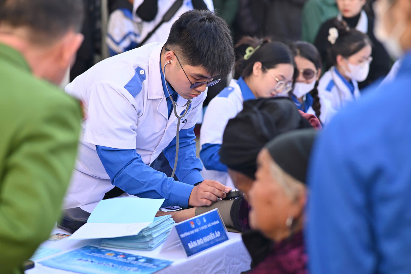 Vừa qua, Huy may mắn được trải nghiệm không khí cận Tết trong chuyến đi tình nguyện với bà con ở xã Làng Mô, huyện Sìn Hồ, tỉnh Lai Châu.