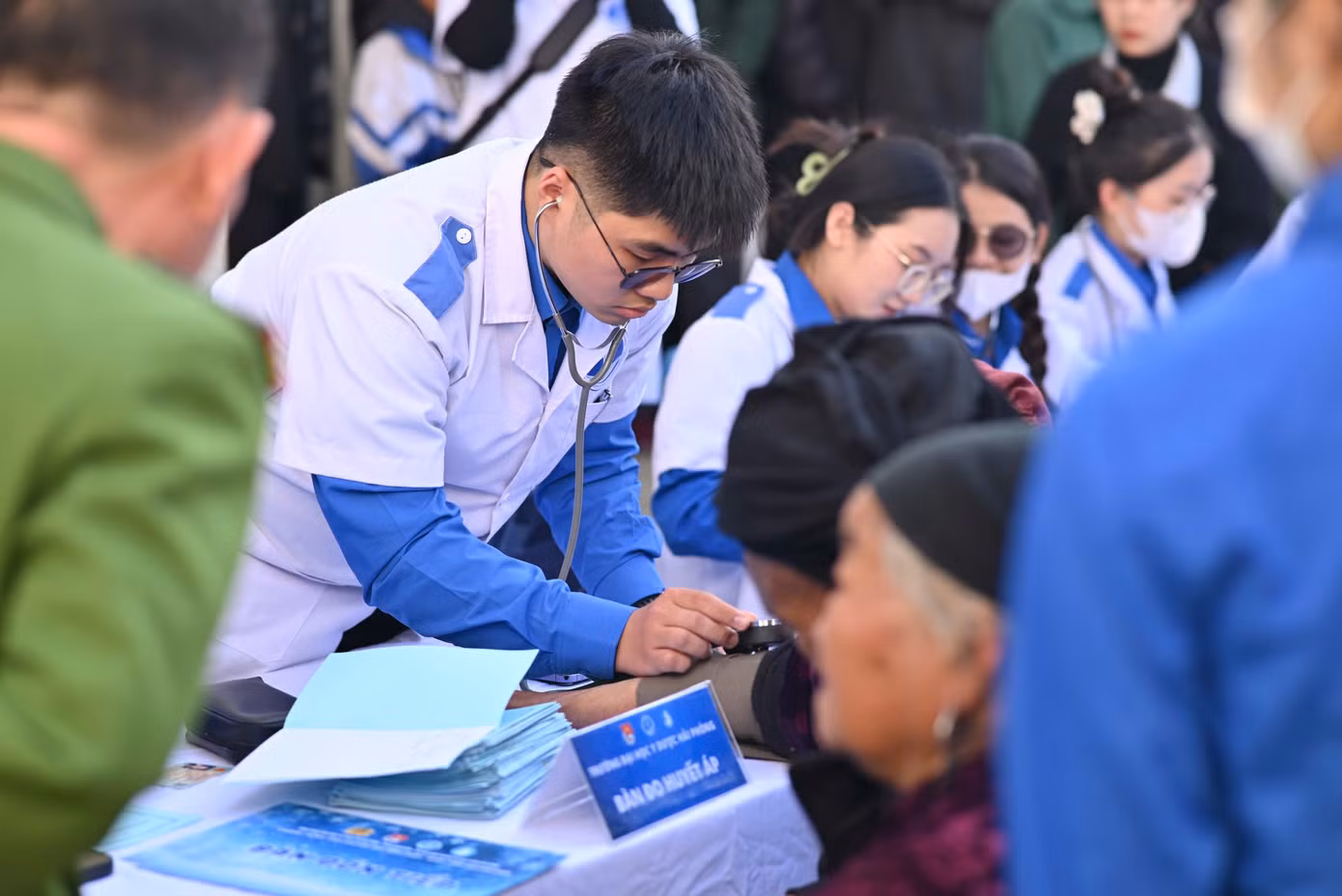Vừa qua, Huy may mắn được trải nghiệm không khí cận Tết trong chuyến đi tình nguyện với bà con ở xã Làng Mô, huyện Sìn Hồ, tỉnh Lai Châu.