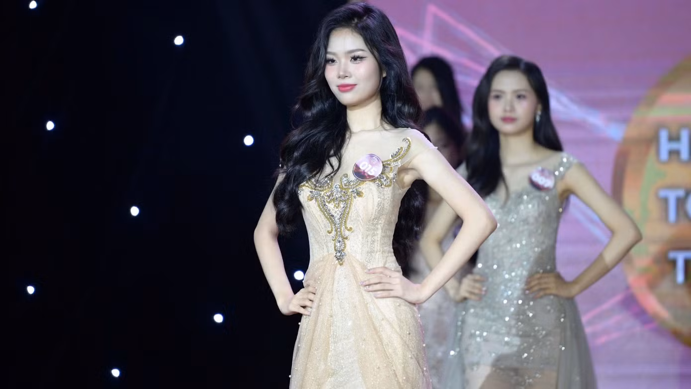 Thảo My trong phần thi dạ hội đêm chung kết cuộc thi Charm of Law. Thảo My trong phần thi dạ hội đêm chung kết cuộc thi Charm of Law.