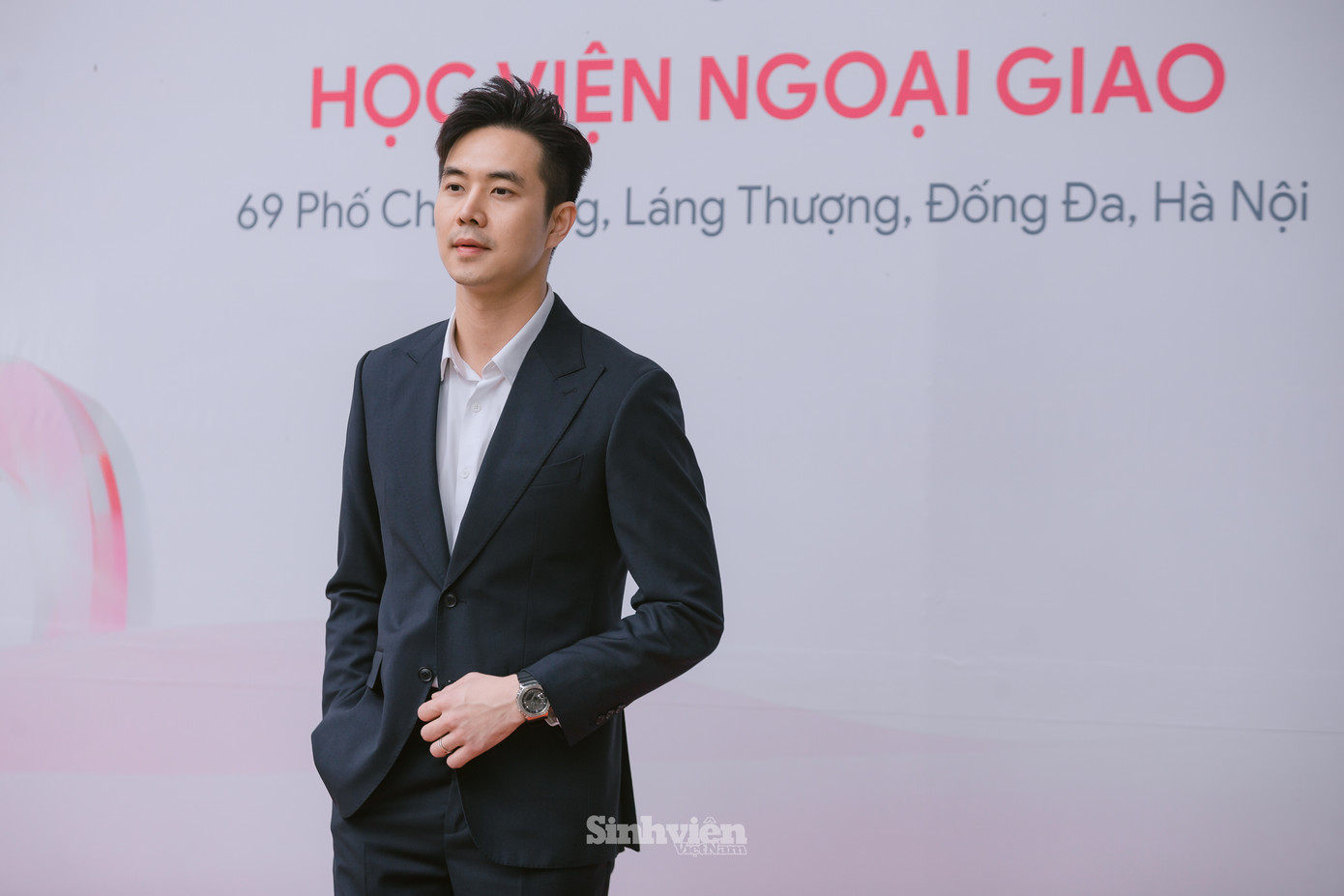 Diễn viên Phùng Đức Hiếu đồng hành cùng chương trình Ngày hội tuyển sinh Hoa hậu Việt Nam 2024, lan toả thông điệp “Rạng rỡ Việt Nam”.