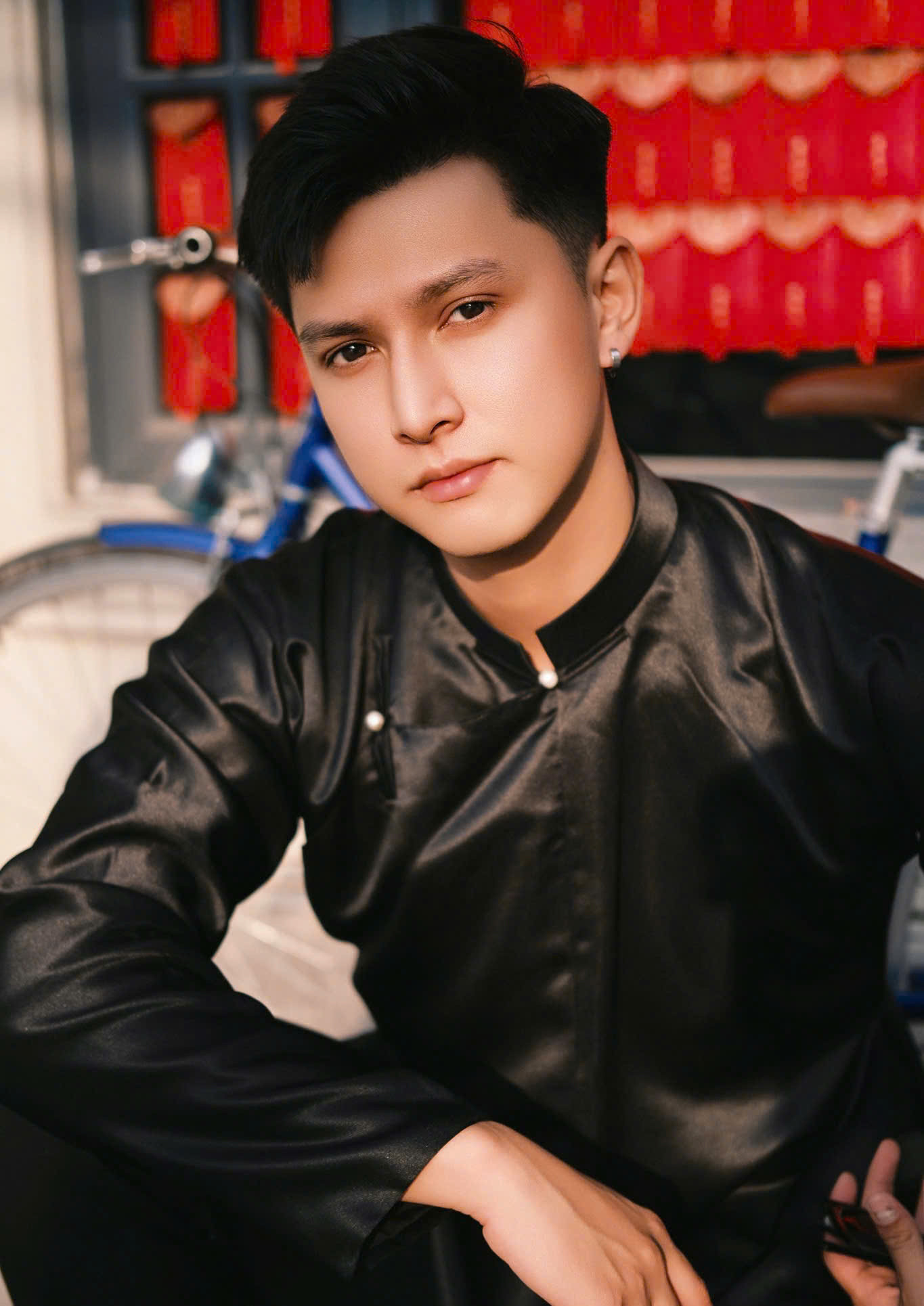 Lê Đình Lâm (sinh năm 2001) đang làm việc tại Vietnam Airlines Caterers (VACS). Lê Đình Lâm (sinh năm 2001) đang làm việc tại Vietnam Airlines Caterers (VACS).