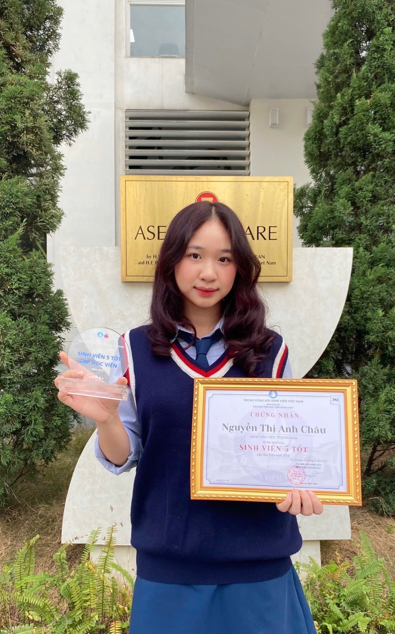 Anh Châu được vinh danh danh hiệu “Sinh viên 5 tốt” cấp Học viện.