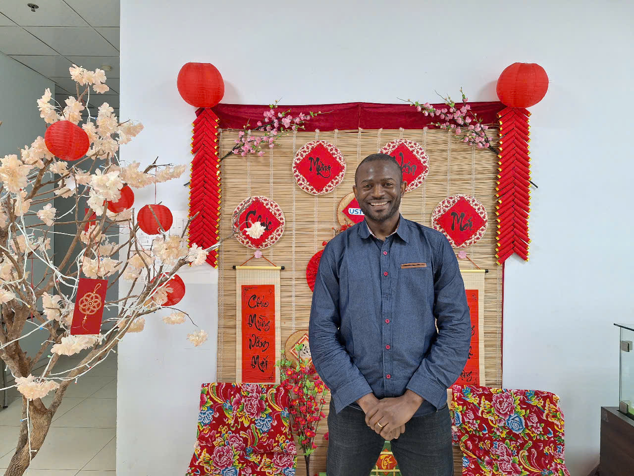 Théophile bắt đầu kỳ thực tập tại USTH ngay trước Tết Nguyên đán.