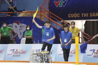 Thành An đảm nhận vai trò đội trưởng đội TDU-Lightning trong cuộc thi Robocon, hướng dẫn đồng đội với sự sáng tạo và quyết tâm, khẳng định vị thế của một chàng kỹ sư trẻ đầy triển vọng. Thành An đảm nhận vai trò đội trưởng đội TDU-Lightning trong cuộc thi Robocon, hướng dẫn đồng đội với sự sáng tạo và quyết tâm, khẳng định vị thế của một chàng kỹ sư trẻ đầy triển vọng.