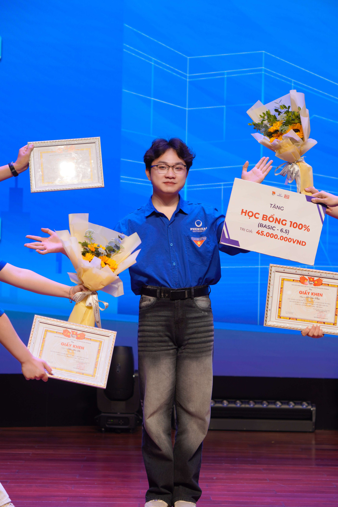 Lê Văn Phúc, sinh viên năm 2 ngành Hướng dẫn du lịch quốc tế tại Đại học Phenikaa Lê Văn Phúc, sinh viên năm 2 ngành Hướng dẫn du lịch quốc tế tại Đại học Phenikaa