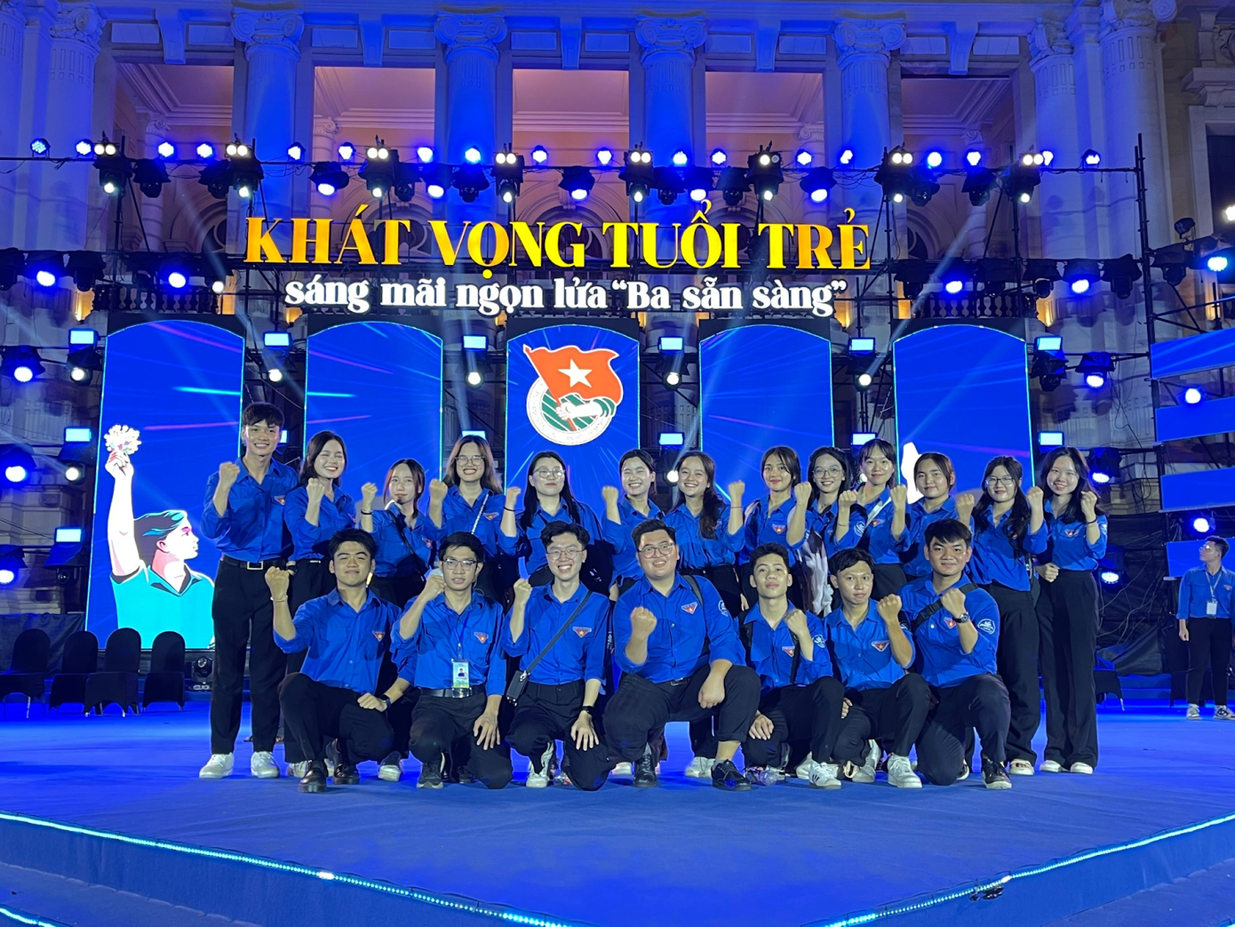Quang Long góp mặt trong chương trình kỷ niệm phong trào Ba sẵn sàng của Thành Đoàn, tiếp nối ngọn lửa cống hiến của thế hệ trẻ, lan tỏa tinh thần xung kích, tình nguyện. Quang Long góp mặt trong chương trình kỷ niệm phong trào Ba sẵn sàng của Thành Đoàn, tiếp nối ngọn lửa cống hiến của thế hệ trẻ, lan tỏa tinh thần xung kích, tình nguyện.