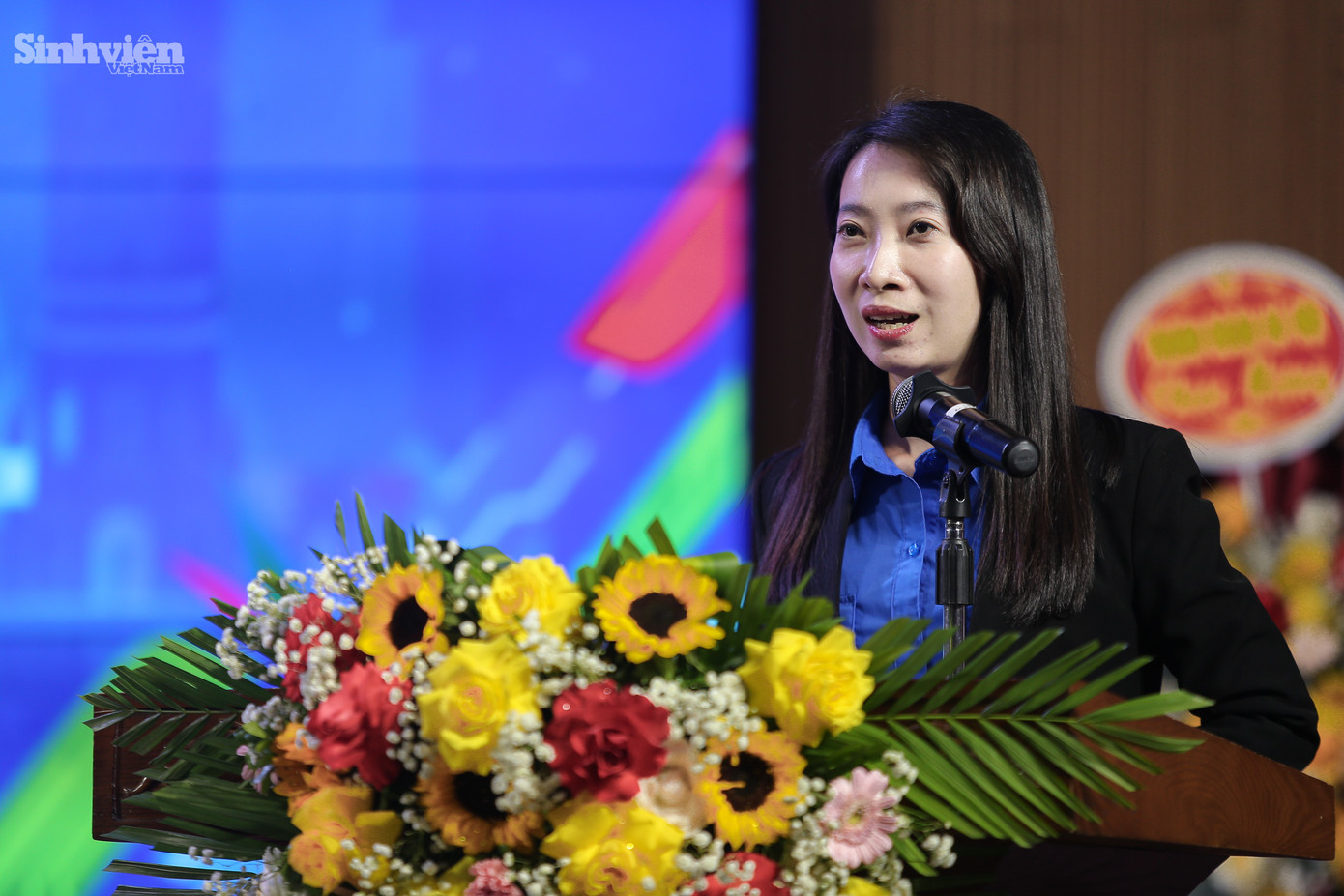 Chị Vũ Thị Minh Hằng - Ủy viên BCH, Trưởng Ban Thanh niên Trường học Thành đoàn, Phó Chủ tịch Thường trực Hội Sinh viên Việt Nam TP. Hà Nội ghi nhận, chúc mừng những thành tích của Đoàn Thanh niên - Hội Sinh viên Học viện Tài chính. Về công trình 'Cổng sự kiện', chị Minh Hằng đánh giá cao, cho rằng đây là mô hình rất thiết thực, ý nghĩa, phù hợp với các cơ sở Đoàn - Hội các trường đại học, cao đẳng, học viện.