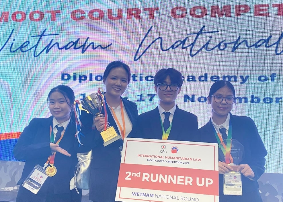 Đội thi của sinh viên Học viện Ngoại giao, do Nam Phương làm cố vấn, giành giải Ba vòng quốc gia tại IHL Moot 2024. Đội thi của sinh viên Học viện Ngoại giao, do Nam Phương làm cố vấn, giành giải Ba vòng quốc gia tại IHL Moot 2024.