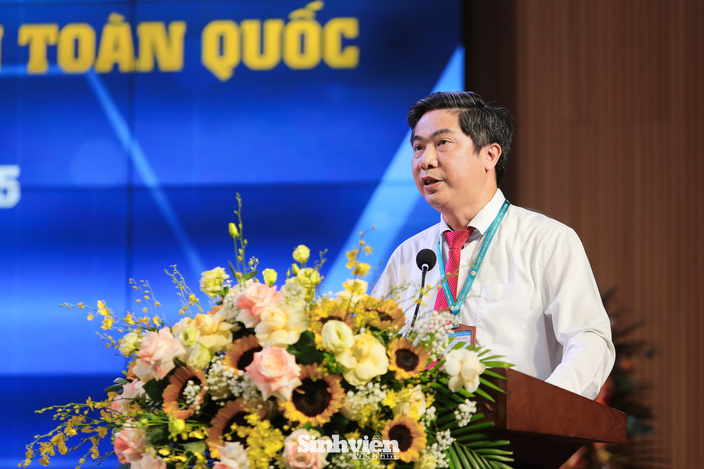 Phát biểu tại chương trình, PGS. TS. Nguyễn Đào Tùng - Giám đốc Học viện Tài chính, đã tổng kết hành trình 10 năm đầy ấn tượng của Hội thi "Olympic Kinh tế lượng và Ứng dụng". PGS. TS. Nguyễn Đào Tùng nhấn mạnh đây không chỉ là một cuộc thi mà đã trở thành biểu tượng cho đam mê nghiên cứu khoa học, là chiếc nôi nuôi dưỡng nhiều tài năng trẻ cho đất nước.