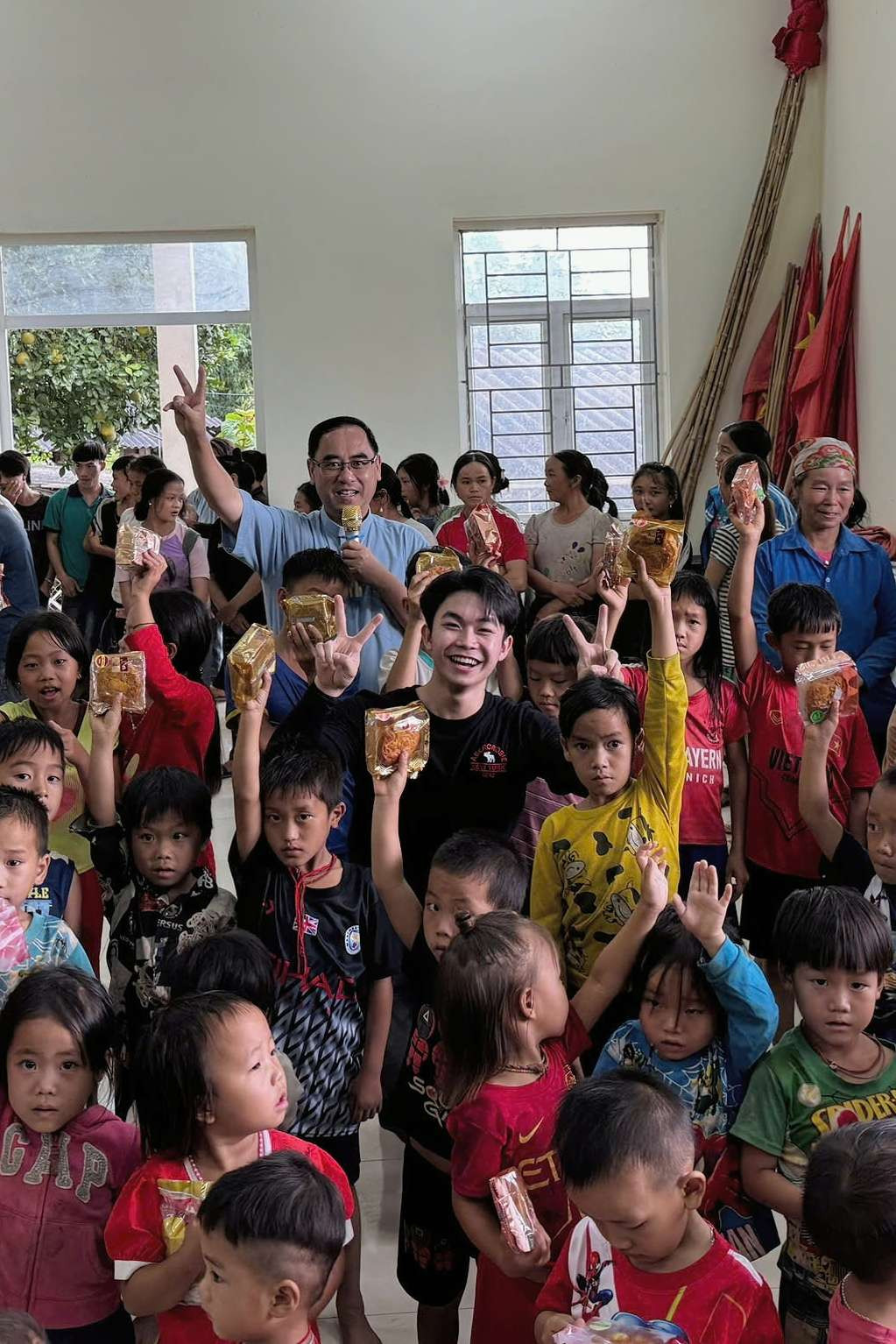 Phương Nam năng nổ tham gia các hoạt động tình nguyện với suy nghĩ “là người trẻ sống cần có trách nhiệm với cộng đồng”.