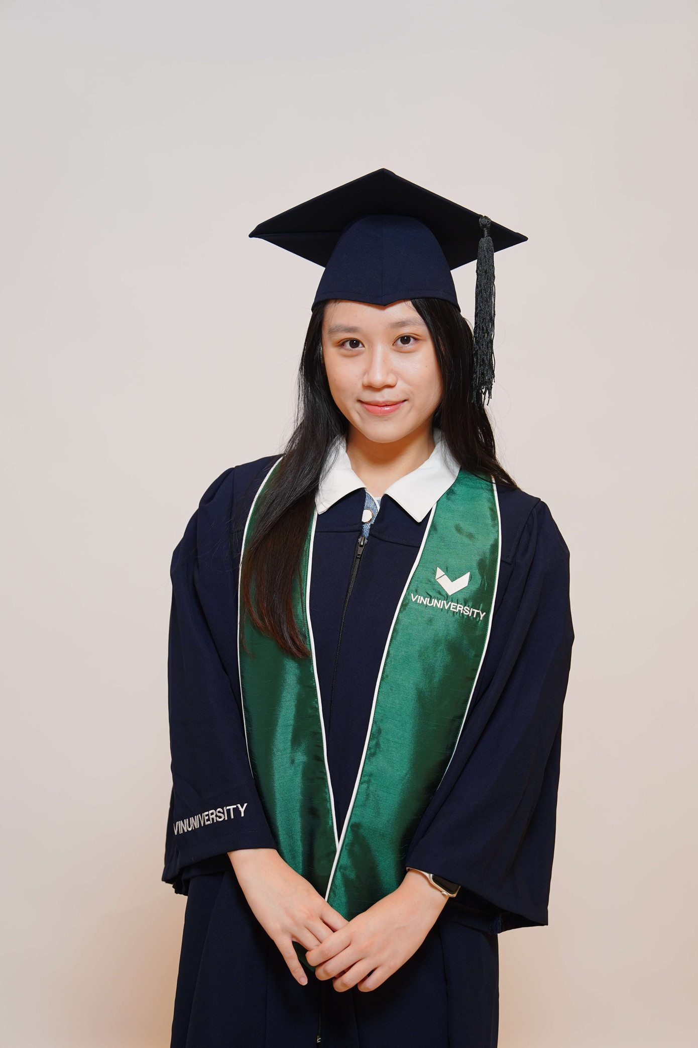 Châu Anh tốt nghiệp bằng xuất sắc ngành Cử nhân Điều dưỡng tại Trường Đại học VinUni. Châu Anh tốt nghiệp bằng xuất sắc ngành Cử nhân Điều dưỡng tại Trường Đại học VinUni.