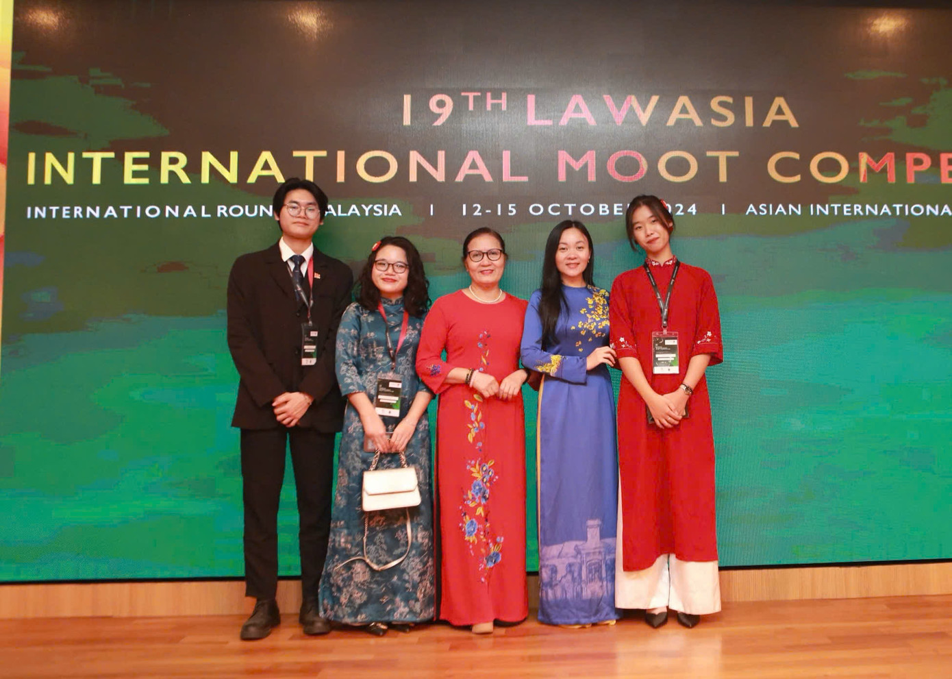 Châu Anh và đội thi từng lọt Top 7 Tứ kết, xếp hạng 5/11 nước châu Á trong cuộc thi LAWASIA Moot Competition ở Malaysia 2024. Châu Anh và đội thi từng lọt Top 7 Tứ kết, xếp hạng 5/11 nước châu Á trong cuộc thi LAWASIA Moot Competition ở Malaysia 2024.