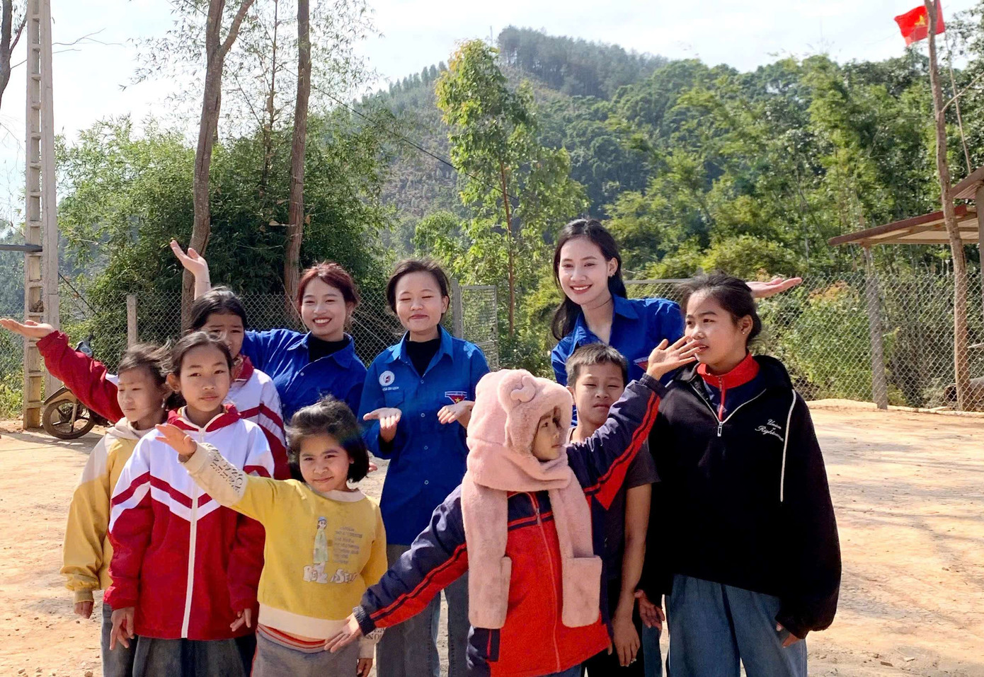 Lang Thị Thùy Linh – Cô gái dân tộc Thái và hành trình lan tỏa những giá trị đẹp ảnh 7